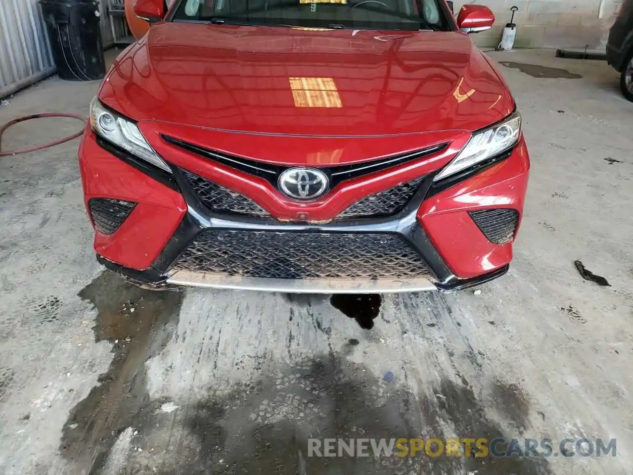 9 Photograph of a damaged car 4T1B61HKXKU172109 TOYOTA CAMRY 2019