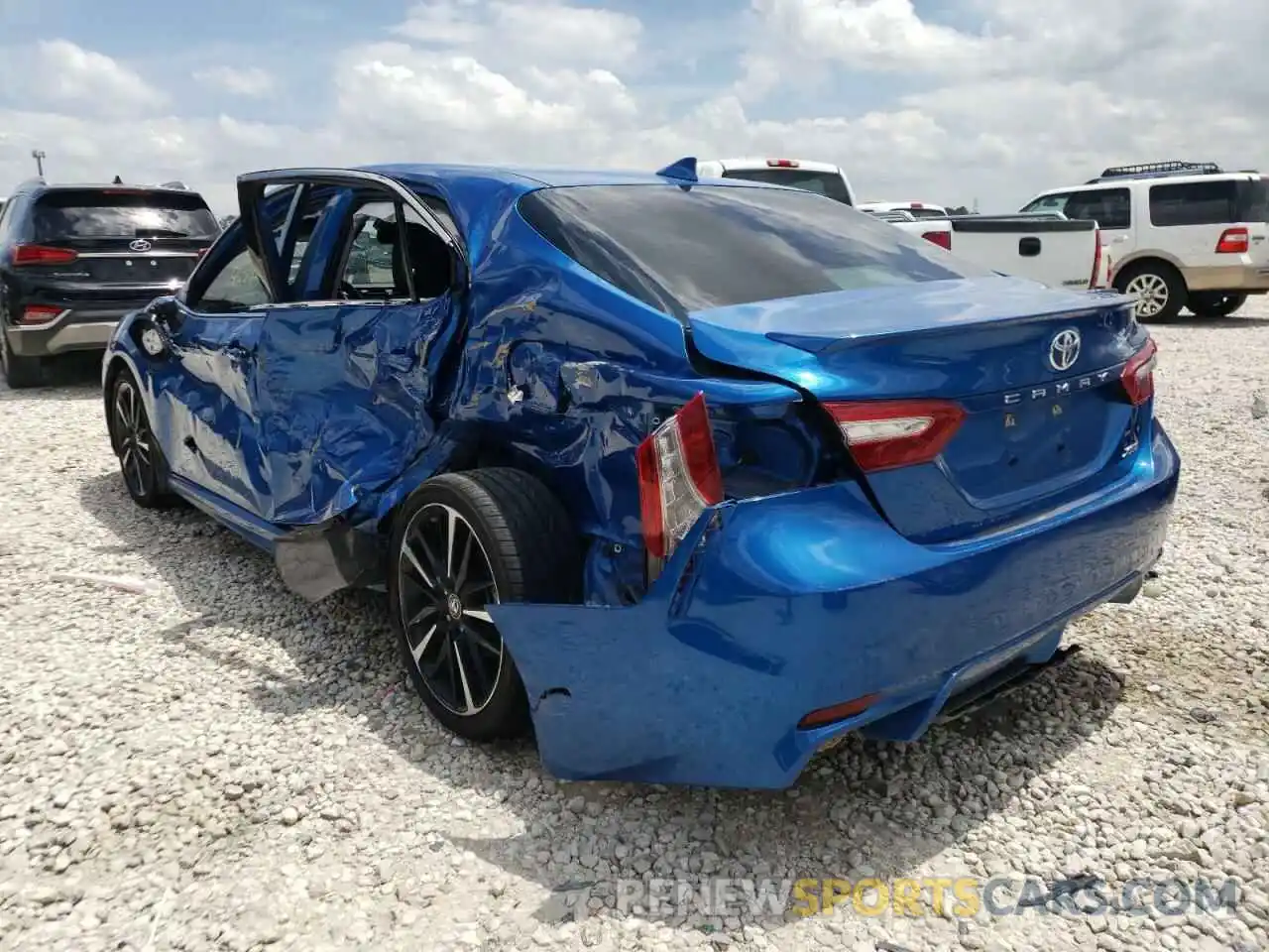 3 Photograph of a damaged car 4T1B61HKXKU176743 TOYOTA CAMRY 2019