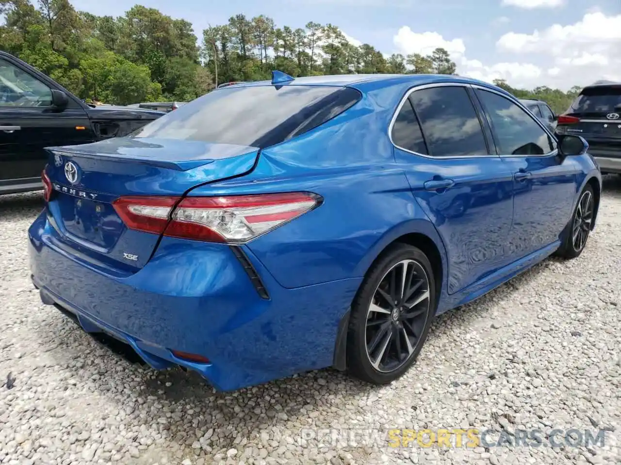 4 Photograph of a damaged car 4T1B61HKXKU176743 TOYOTA CAMRY 2019