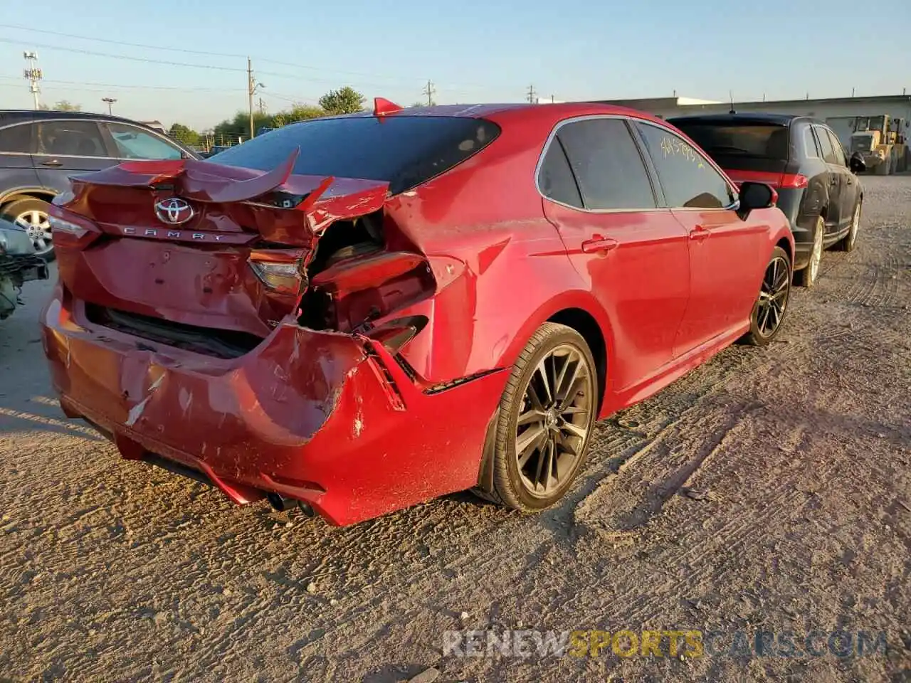 4 Photograph of a damaged car 4T1B61HKXKU177391 TOYOTA CAMRY 2019