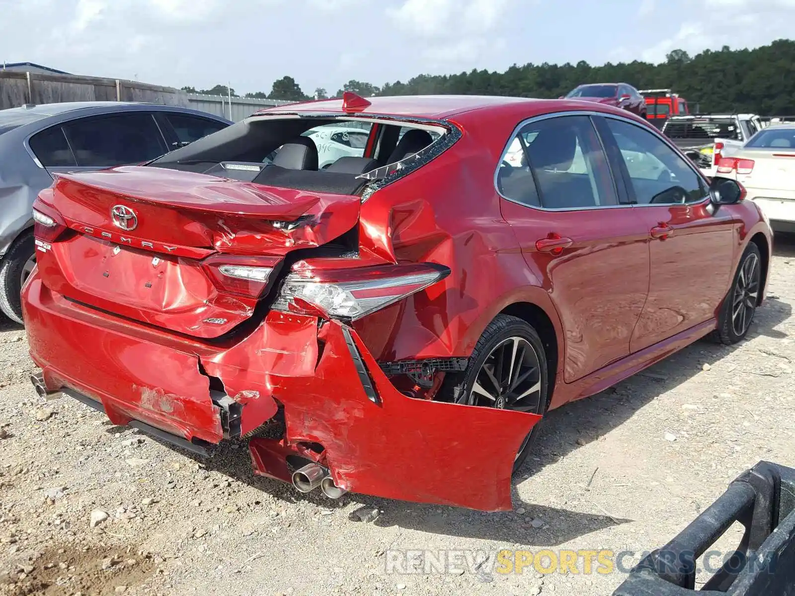 4 Photograph of a damaged car 4T1B61HKXKU178718 TOYOTA CAMRY 2019