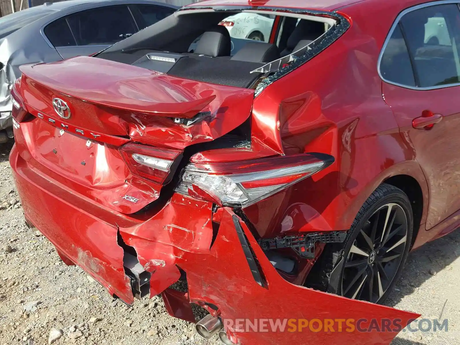 9 Photograph of a damaged car 4T1B61HKXKU178718 TOYOTA CAMRY 2019