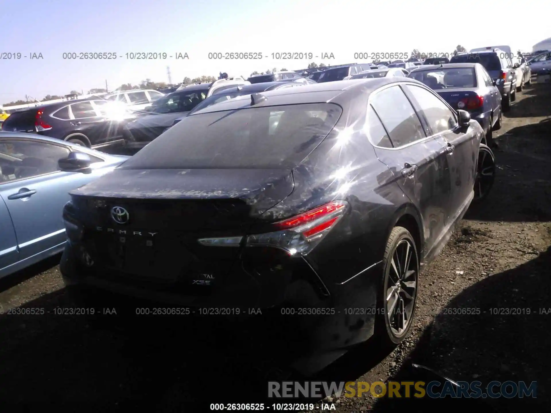 4 Photograph of a damaged car 4T1B61HKXKU190156 TOYOTA CAMRY 2019