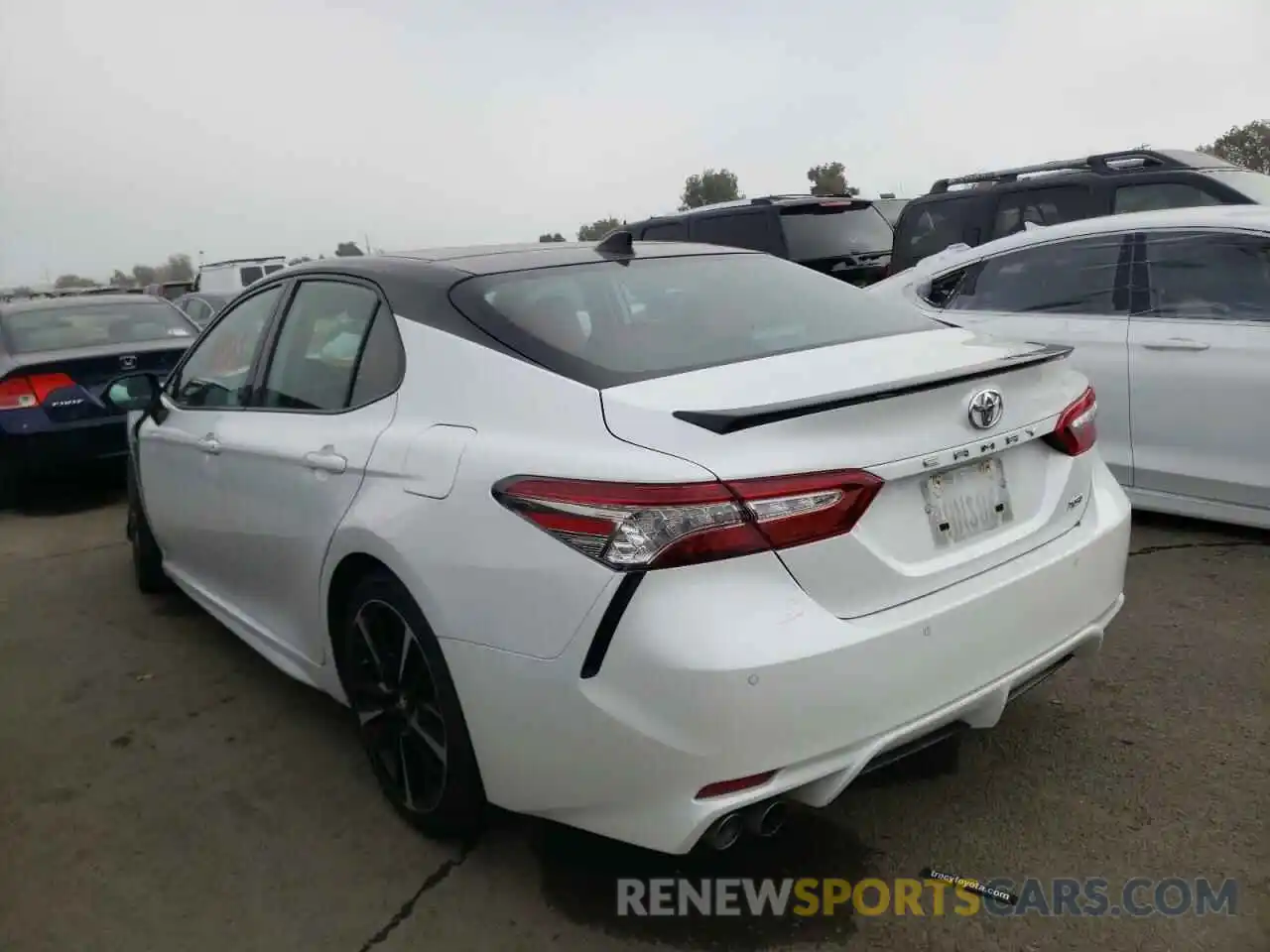 3 Photograph of a damaged car 4T1B61HKXKU199195 TOYOTA CAMRY 2019