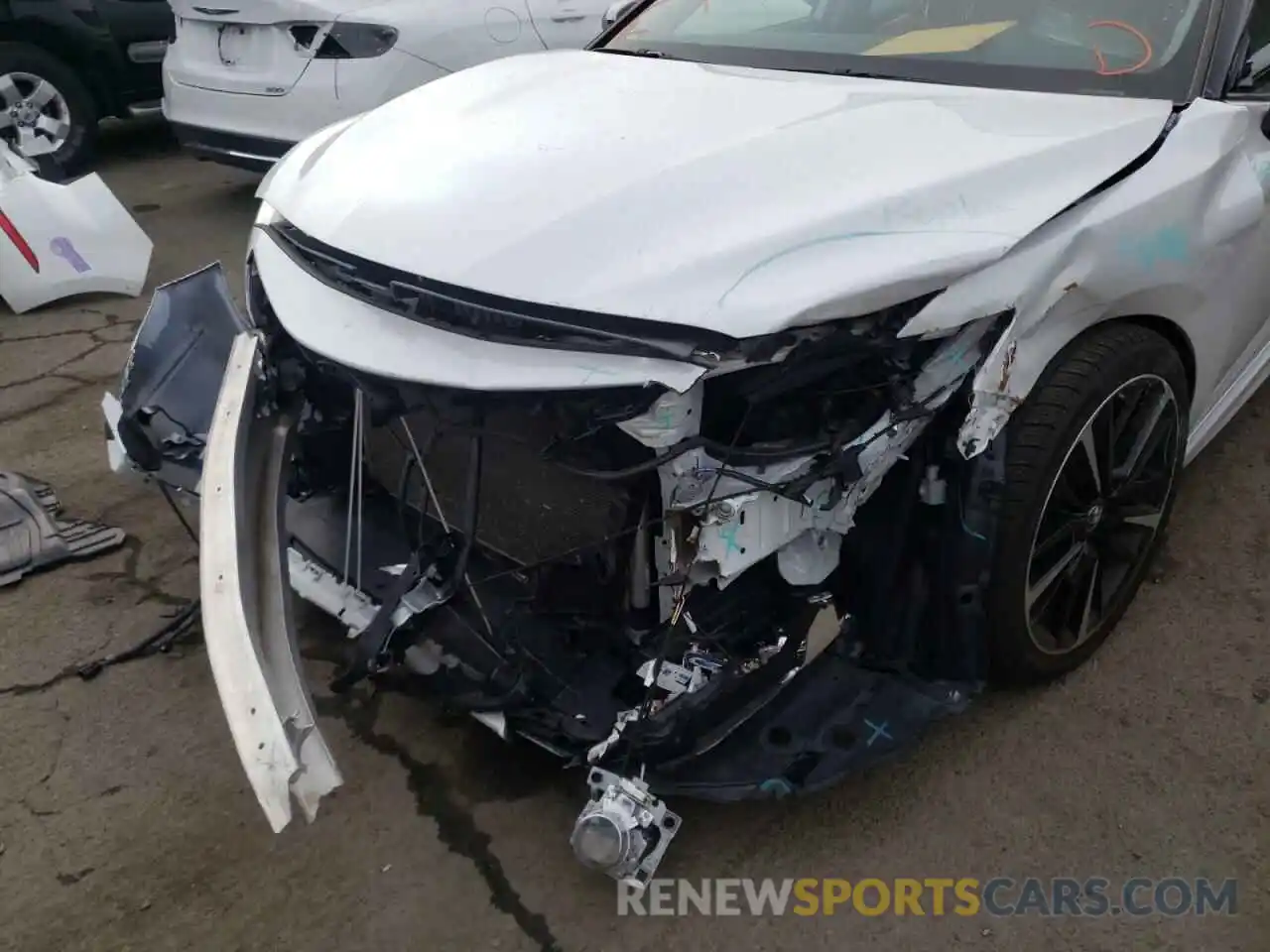 9 Photograph of a damaged car 4T1B61HKXKU199195 TOYOTA CAMRY 2019