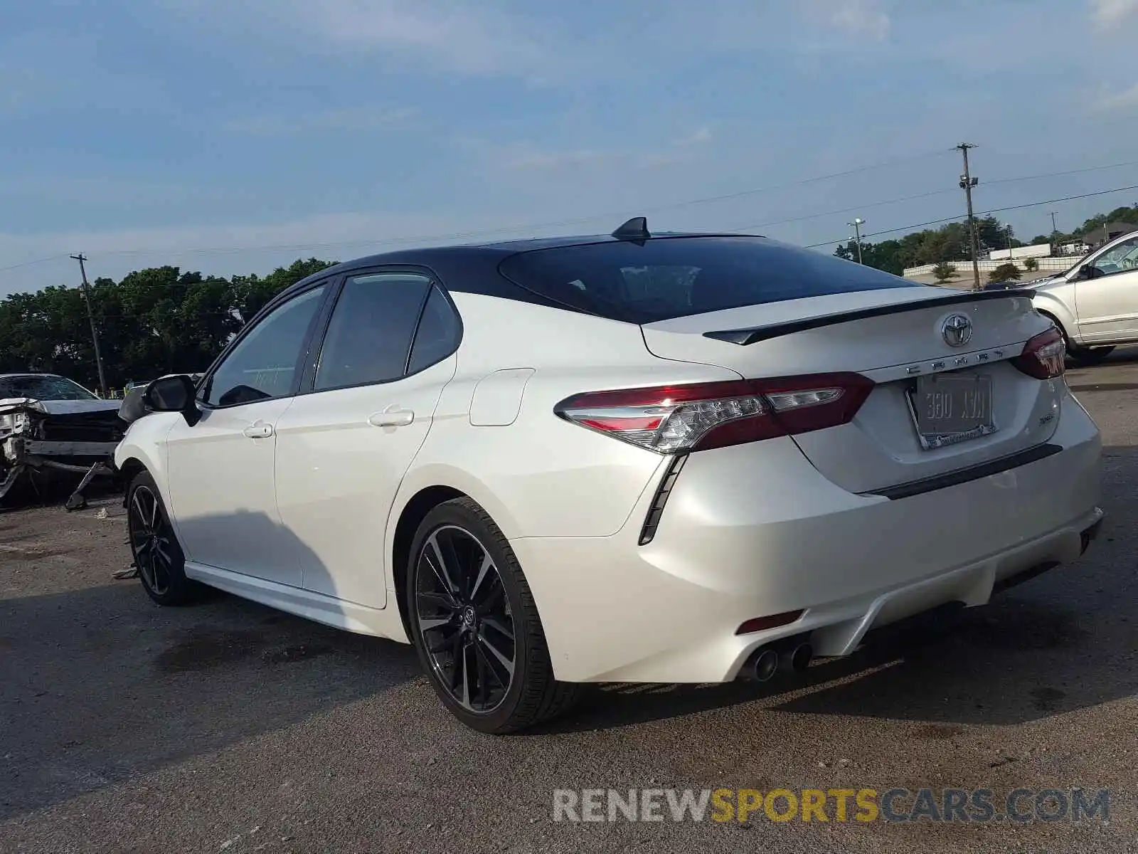 3 Photograph of a damaged car 4T1B61HKXKU201673 TOYOTA CAMRY 2019