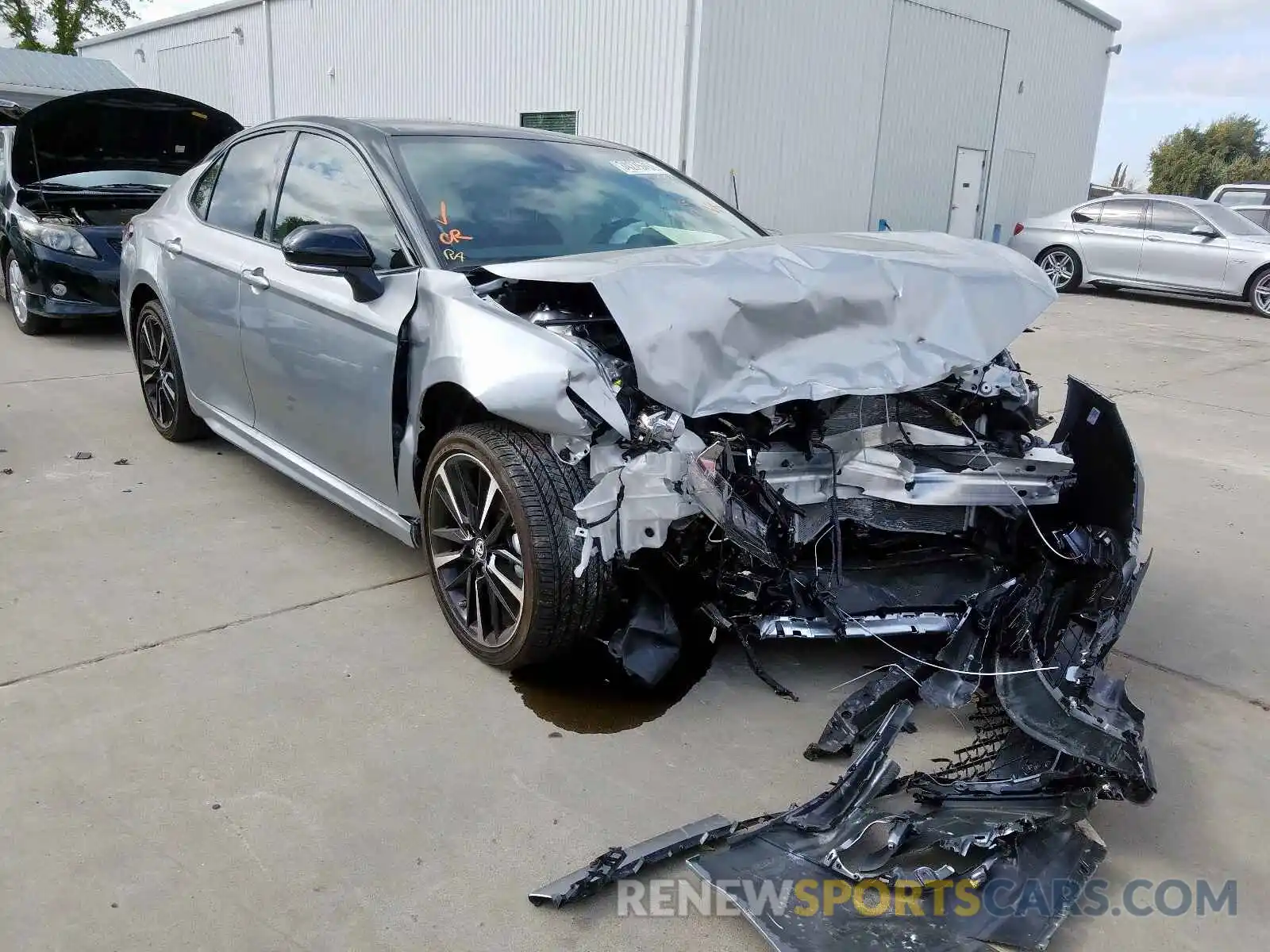 1 Photograph of a damaged car 4T1B61HKXKU203164 TOYOTA CAMRY 2019