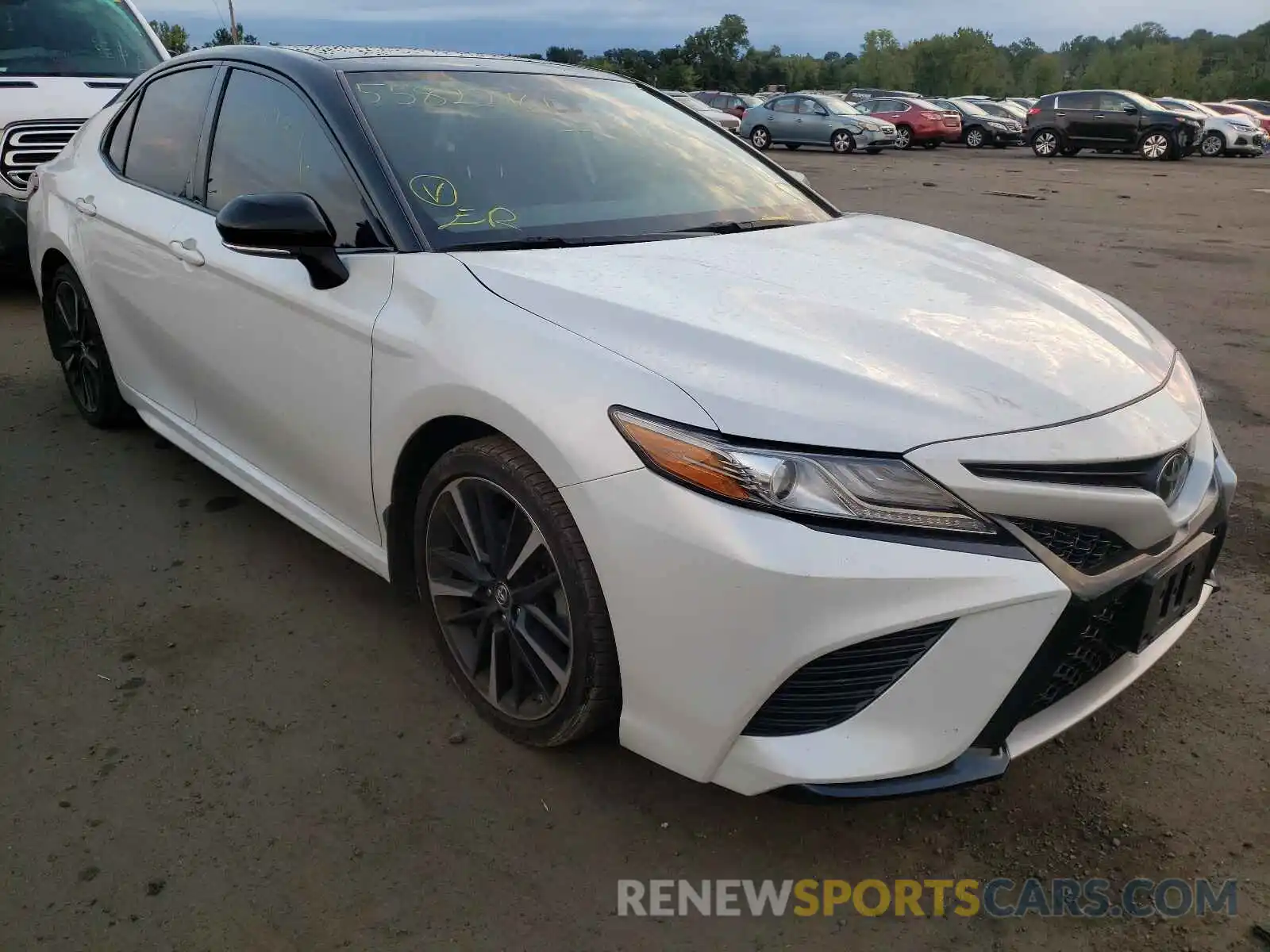 1 Photograph of a damaged car 4T1B61HKXKU207246 TOYOTA CAMRY 2019