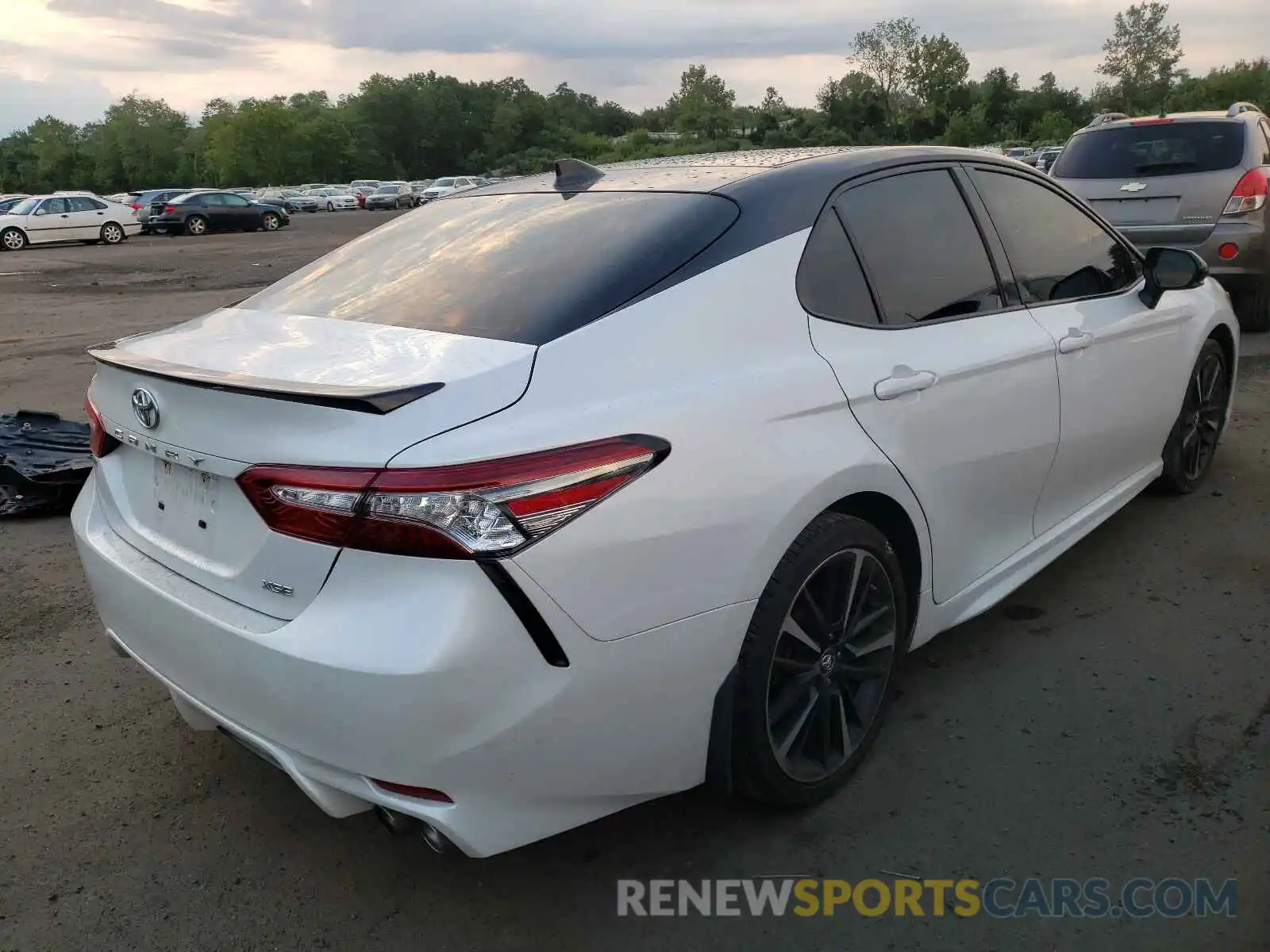 4 Photograph of a damaged car 4T1B61HKXKU207246 TOYOTA CAMRY 2019