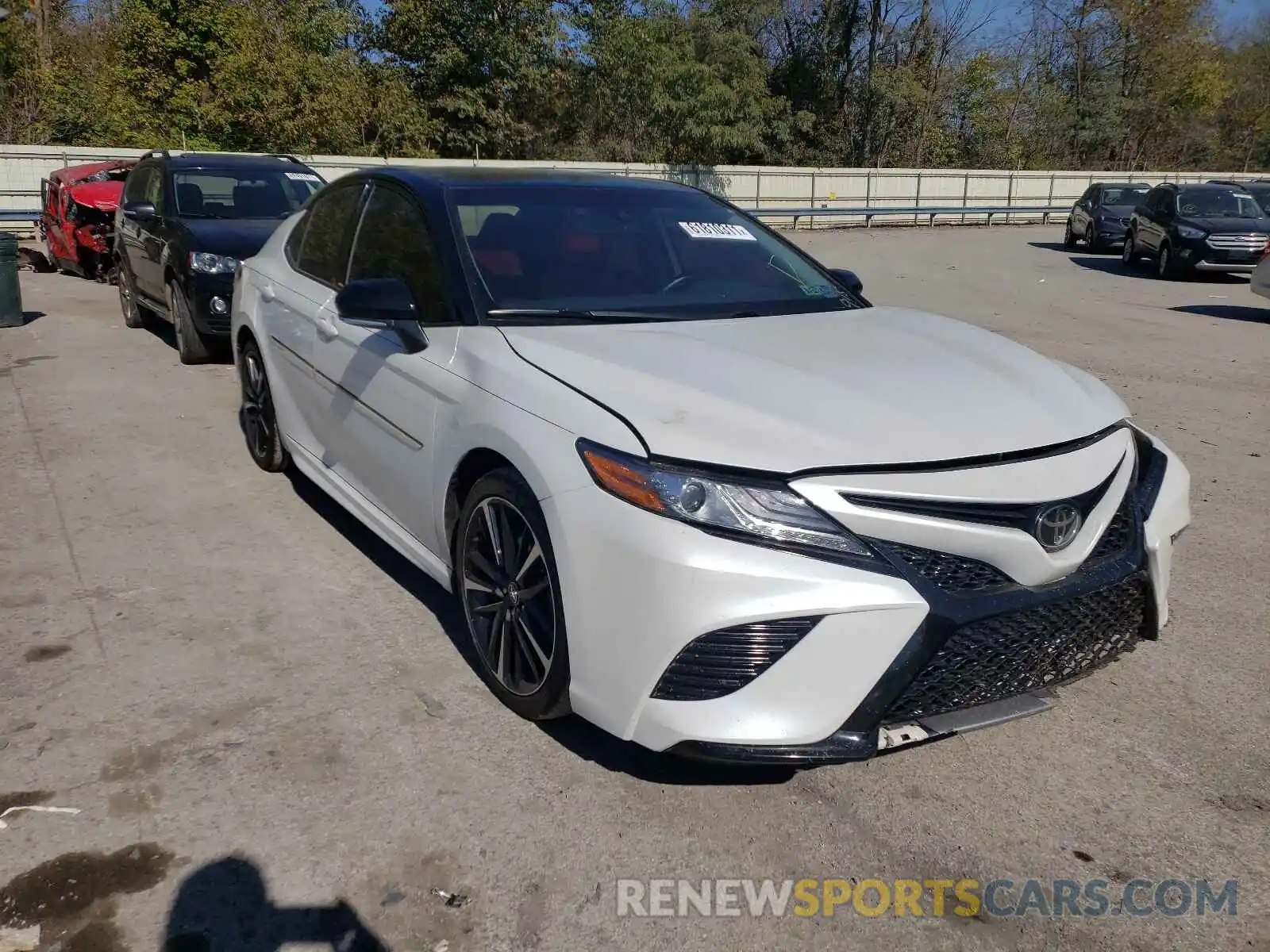 1 Photograph of a damaged car 4T1B61HKXKU207859 TOYOTA CAMRY 2019