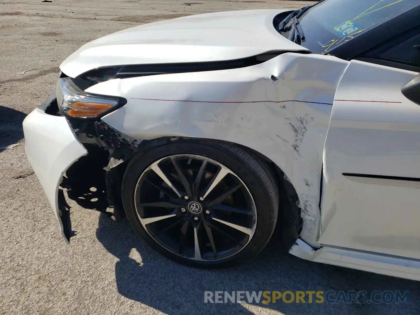 9 Photograph of a damaged car 4T1B61HKXKU207859 TOYOTA CAMRY 2019