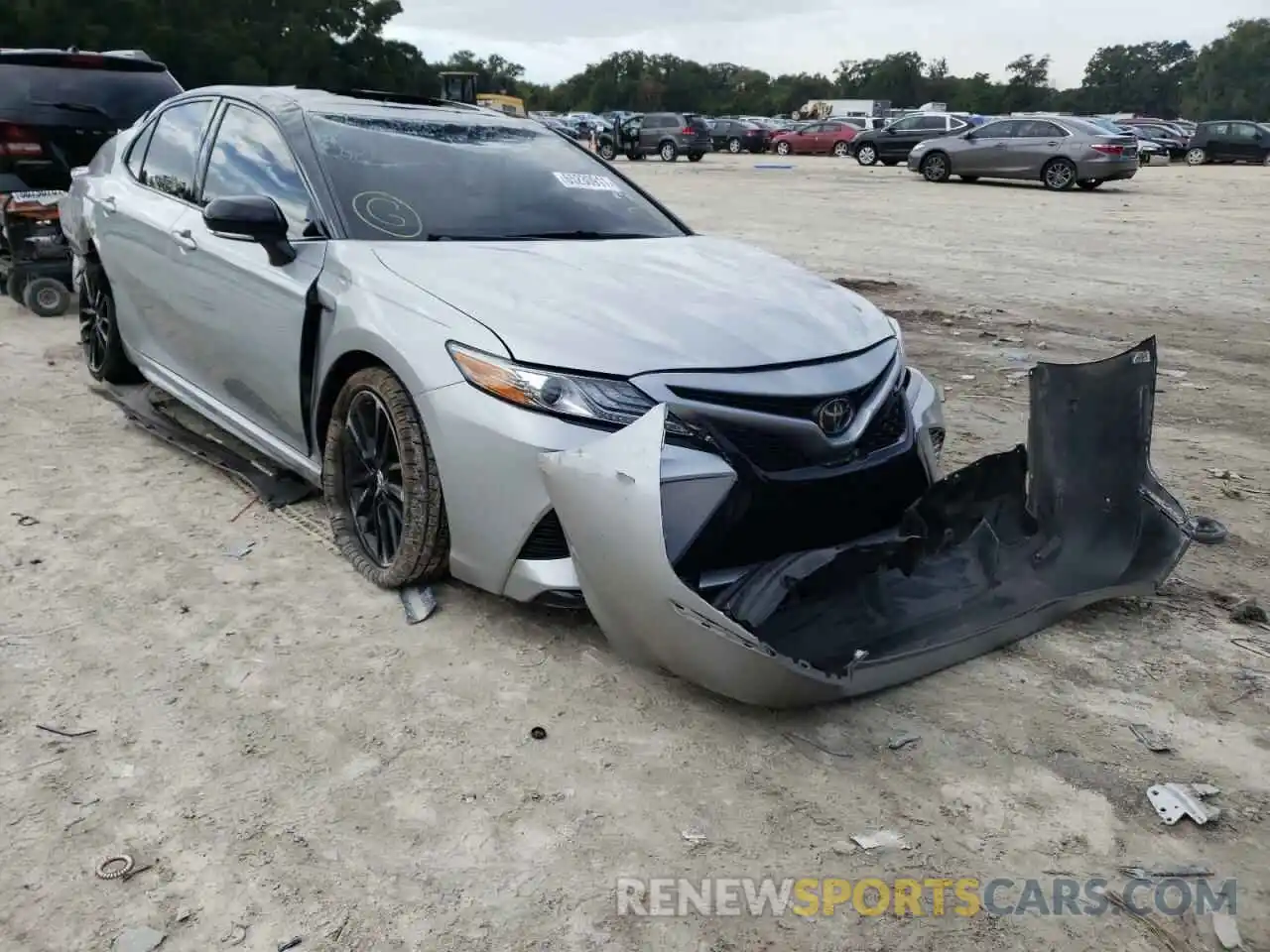 1 Photograph of a damaged car 4T1B61HKXKU207988 TOYOTA CAMRY 2019