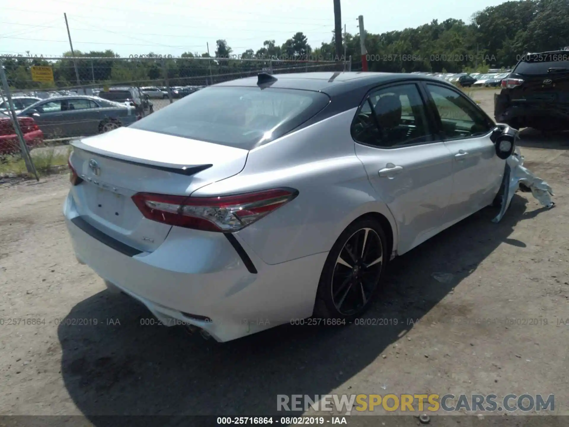 4 Photograph of a damaged car 4T1B61HKXKU209501 TOYOTA CAMRY 2019