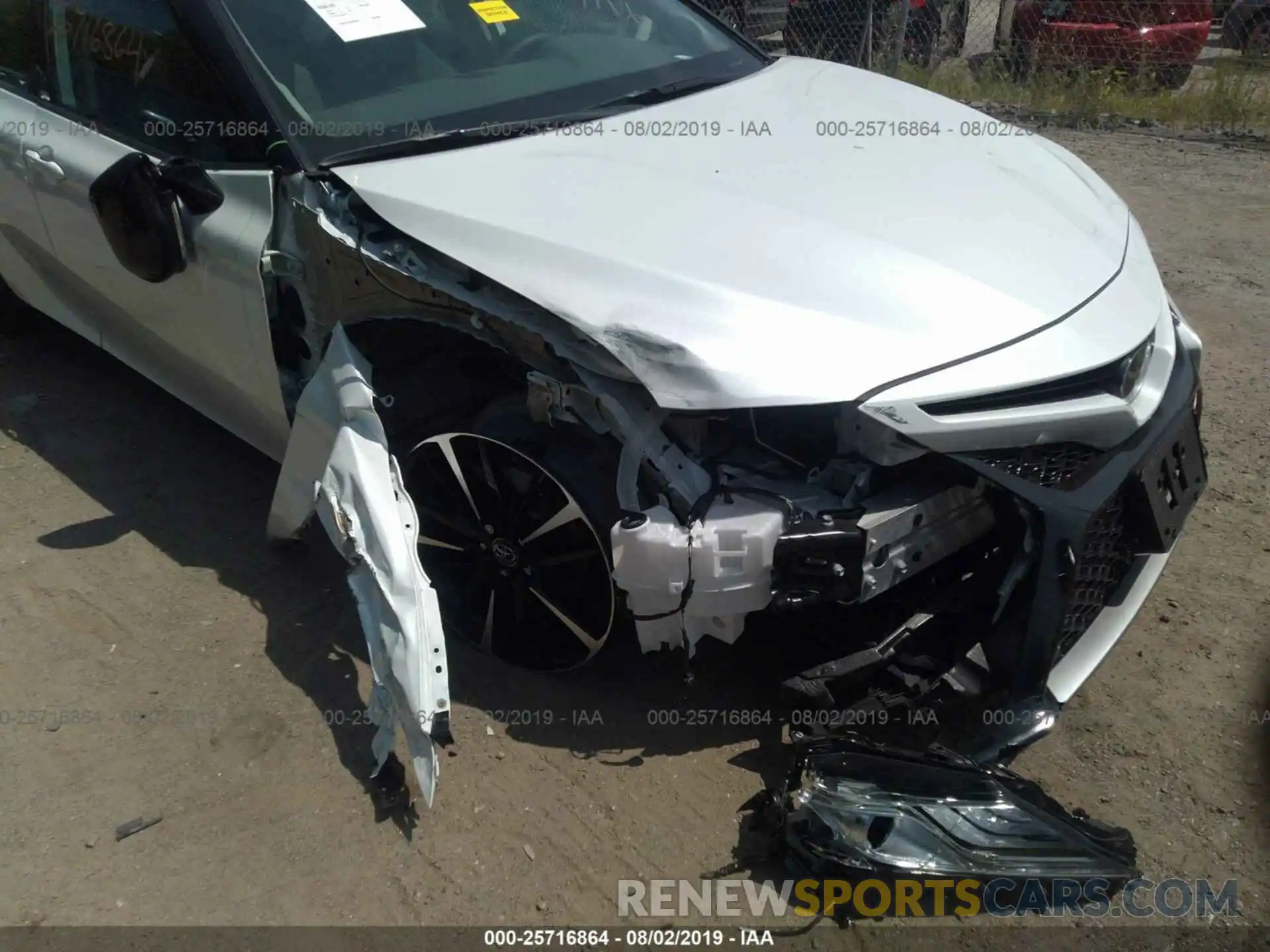 6 Photograph of a damaged car 4T1B61HKXKU209501 TOYOTA CAMRY 2019