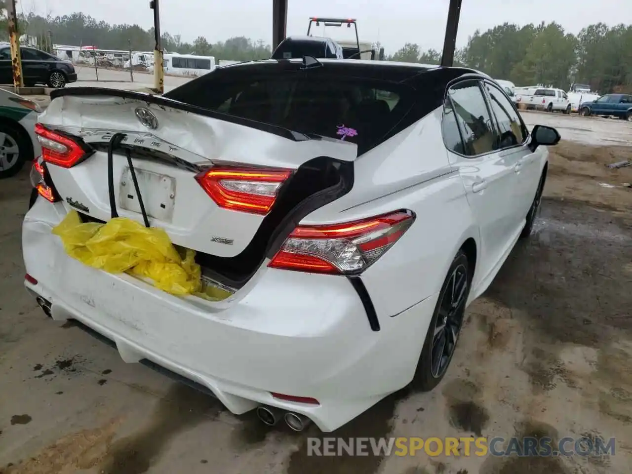 4 Photograph of a damaged car 4T1B61HKXKU210888 TOYOTA CAMRY 2019