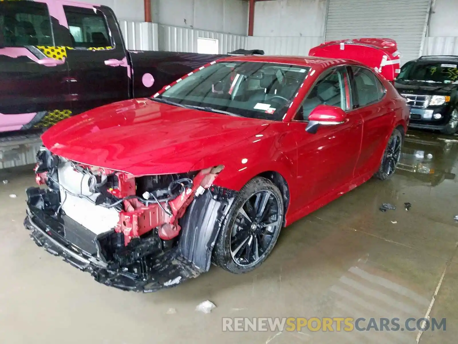 2 Photograph of a damaged car 4T1B61HKXKU211166 TOYOTA CAMRY 2019