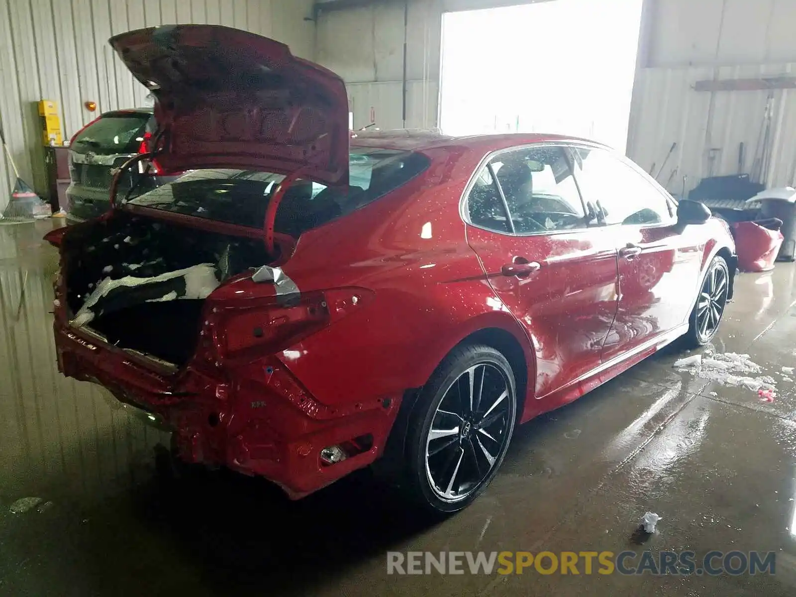 4 Photograph of a damaged car 4T1B61HKXKU211166 TOYOTA CAMRY 2019