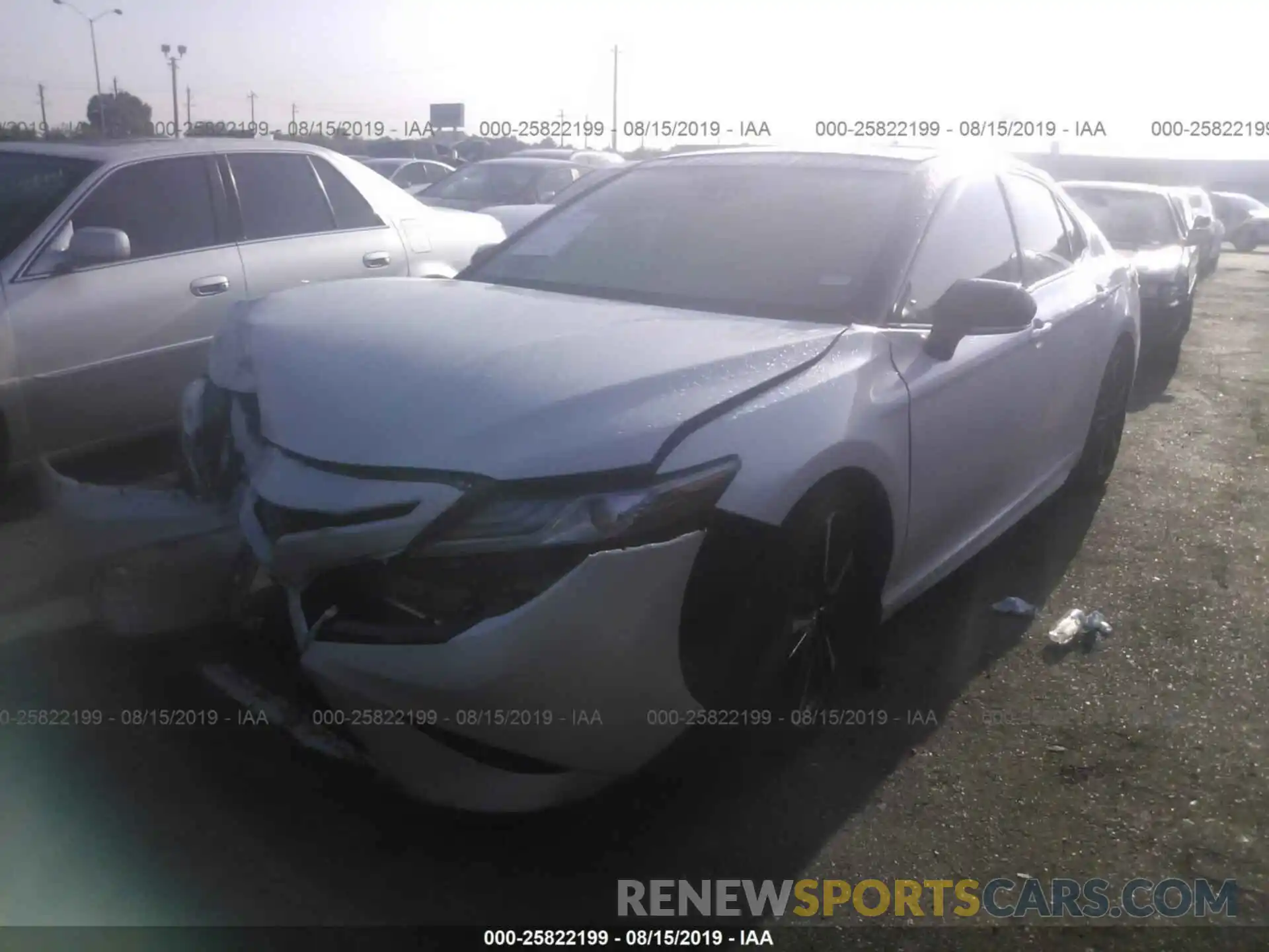 2 Photograph of a damaged car 4T1B61HKXKU215282 TOYOTA CAMRY 2019