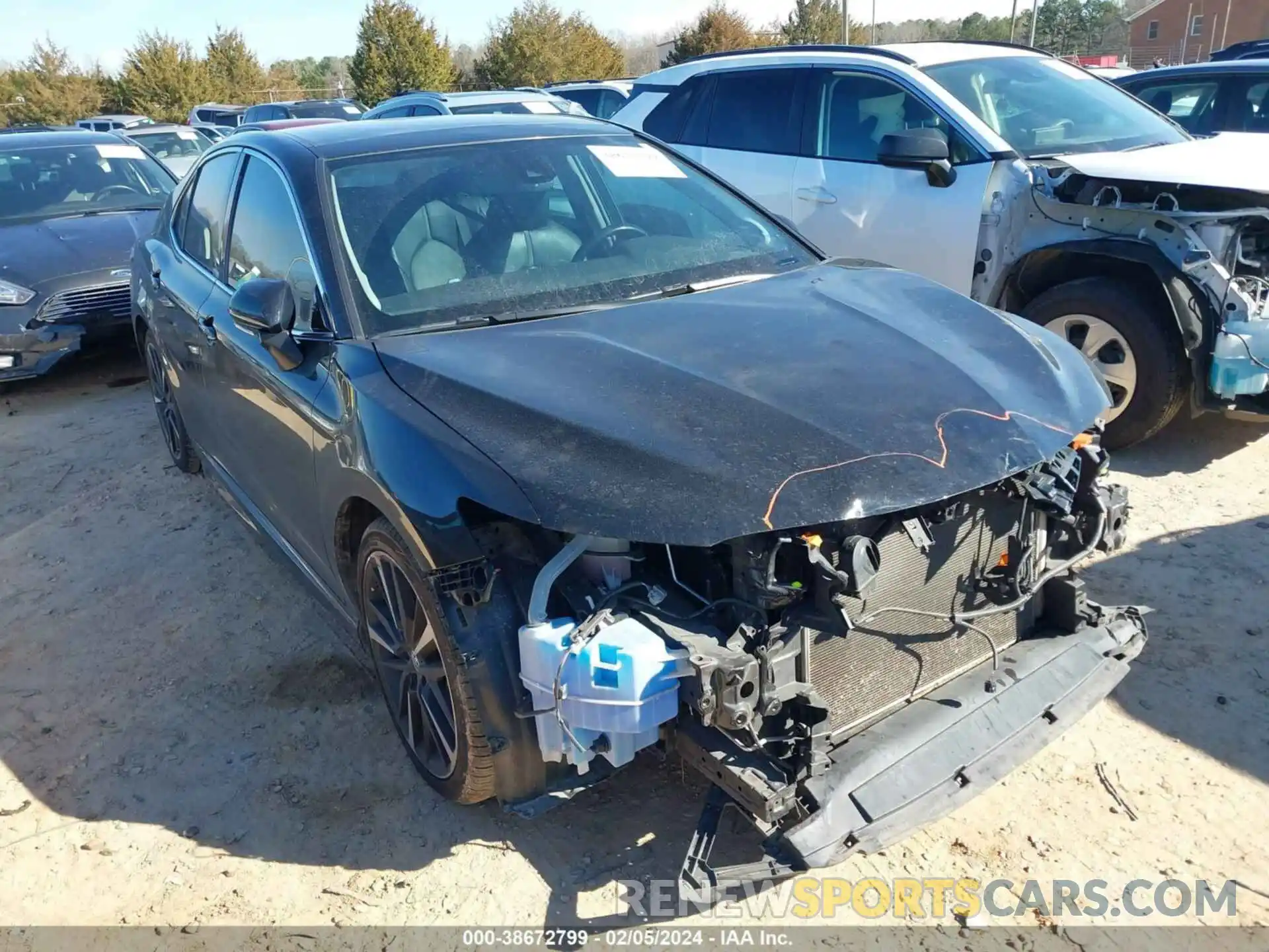 1 Photograph of a damaged car 4T1B61HKXKU218490 TOYOTA CAMRY 2019