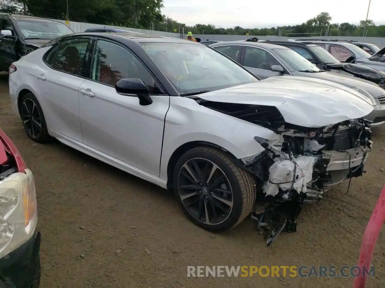 1 Photograph of a damaged car 4T1B61HKXKU224855 TOYOTA CAMRY 2019