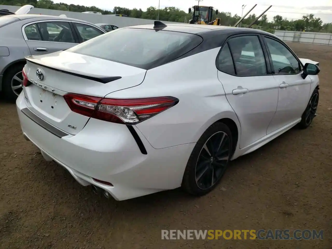 4 Photograph of a damaged car 4T1B61HKXKU224855 TOYOTA CAMRY 2019