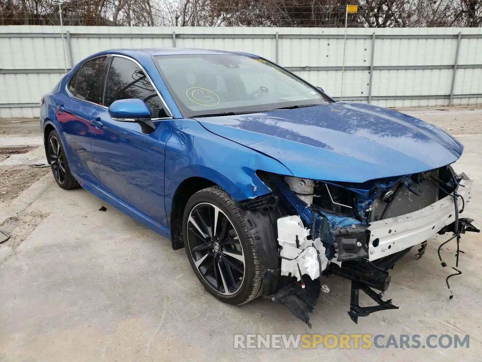 1 Photograph of a damaged car 4T1B61HKXKU235080 TOYOTA CAMRY 2019