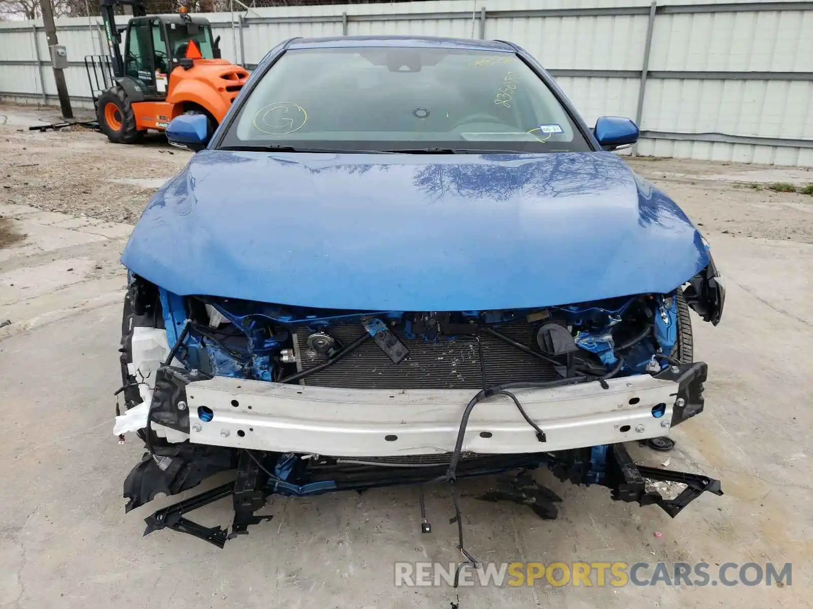 9 Photograph of a damaged car 4T1B61HKXKU235080 TOYOTA CAMRY 2019