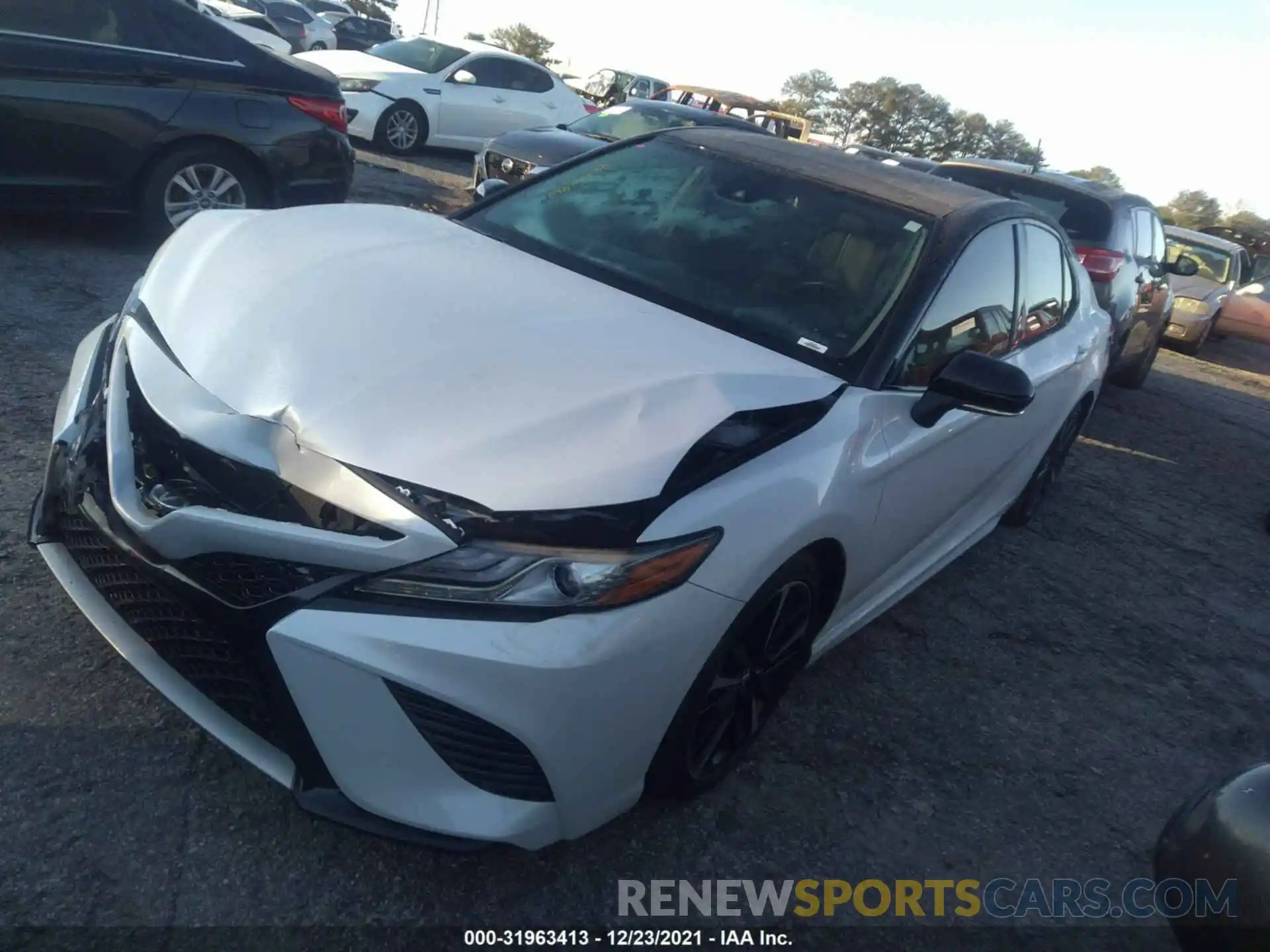 2 Photograph of a damaged car 4T1B61HKXKU235306 TOYOTA CAMRY 2019