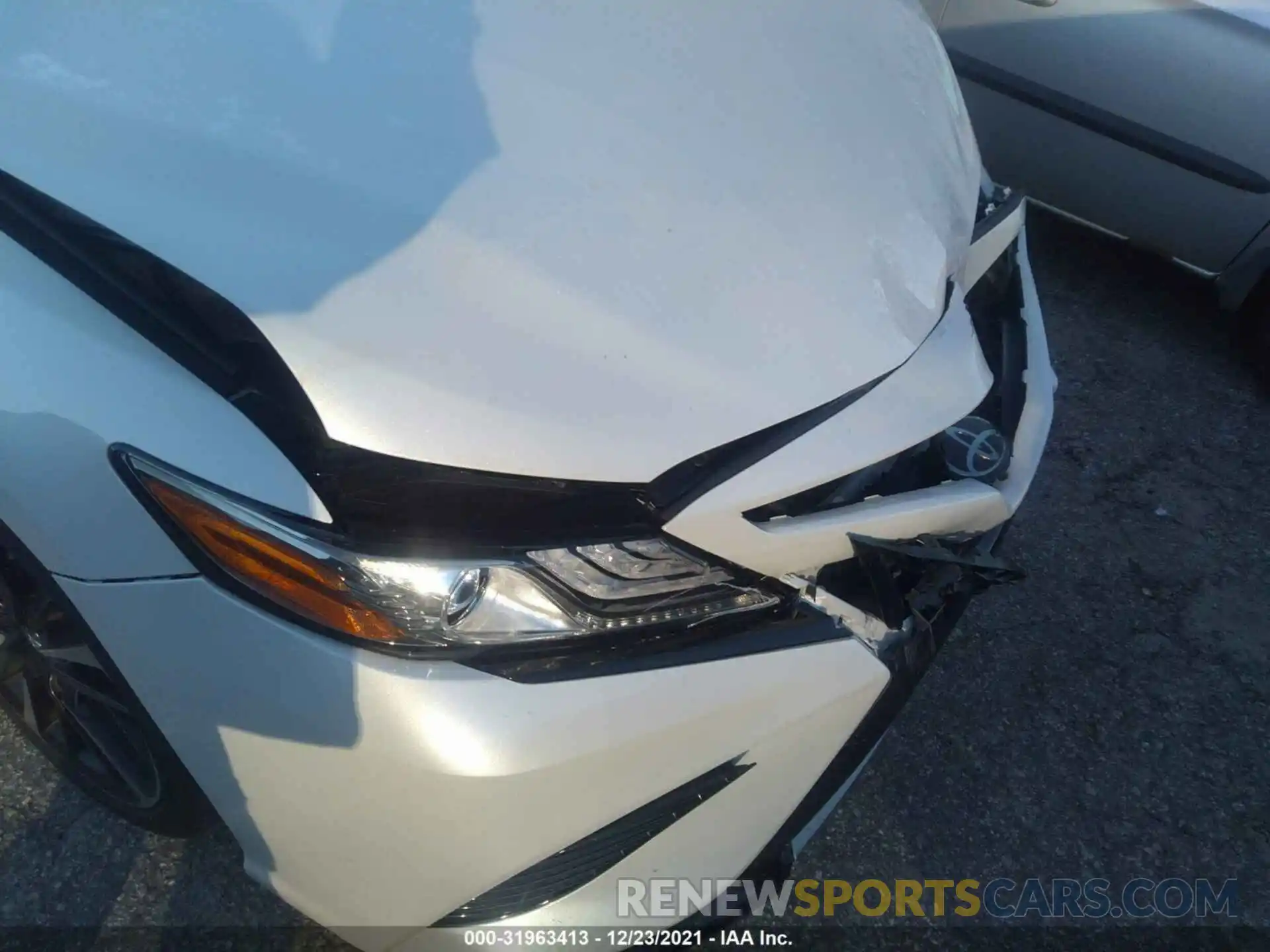 6 Photograph of a damaged car 4T1B61HKXKU235306 TOYOTA CAMRY 2019