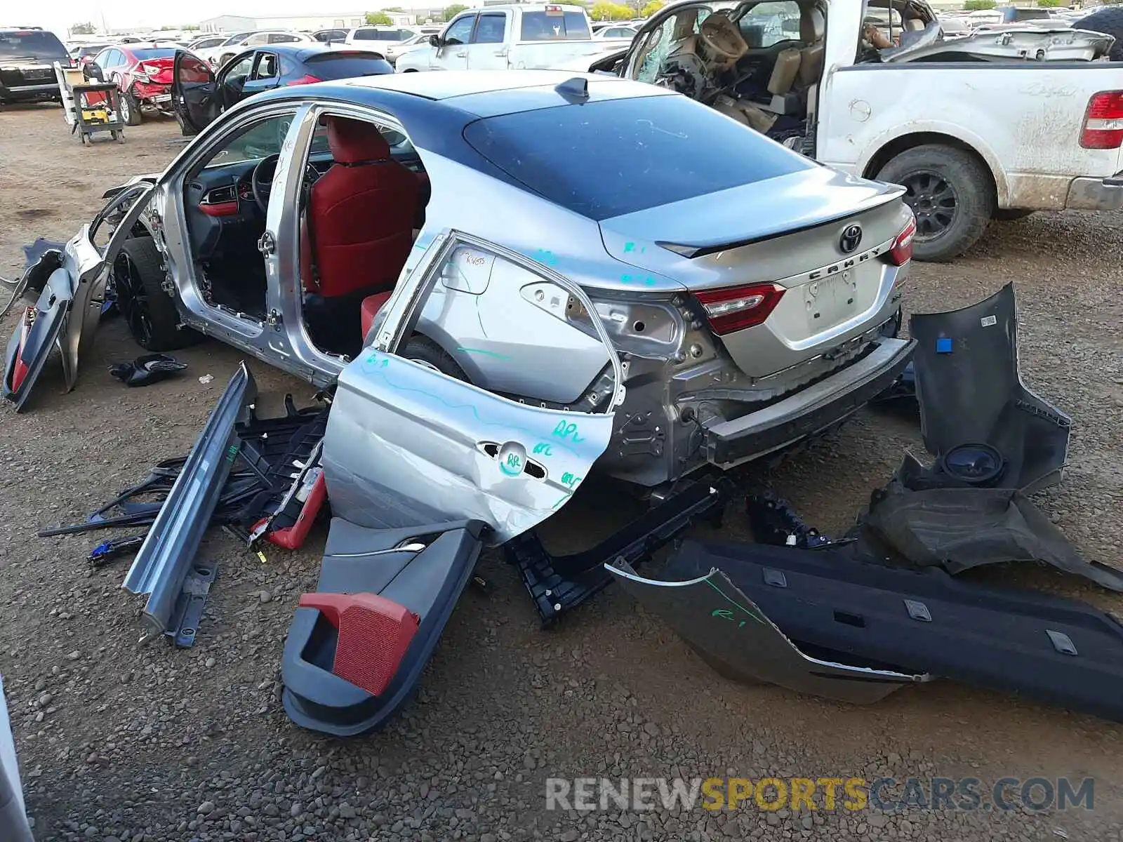 3 Photograph of a damaged car 4T1B61HKXKU236407 TOYOTA CAMRY 2019