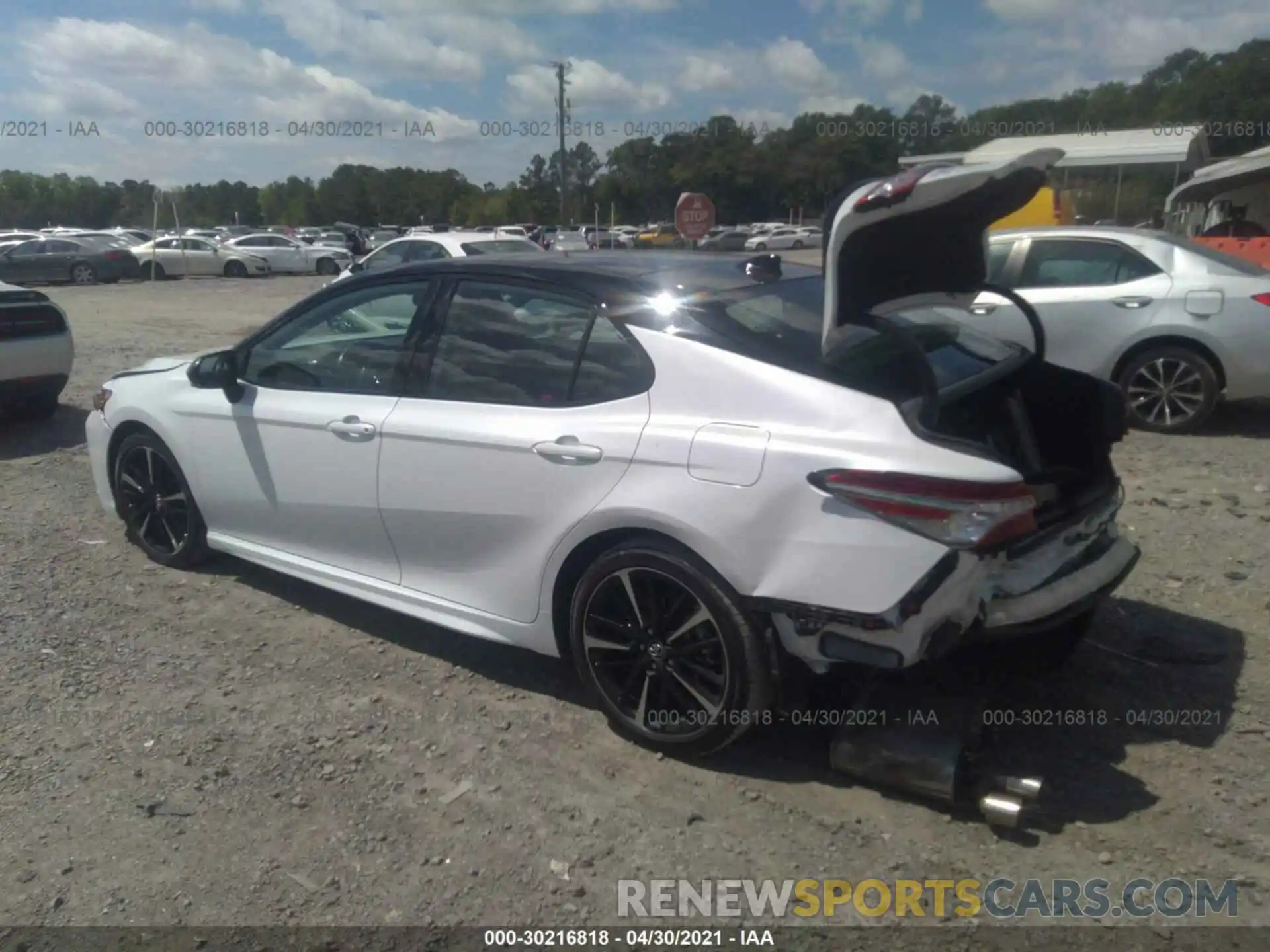 3 Photograph of a damaged car 4T1B61HKXKU242594 TOYOTA CAMRY 2019