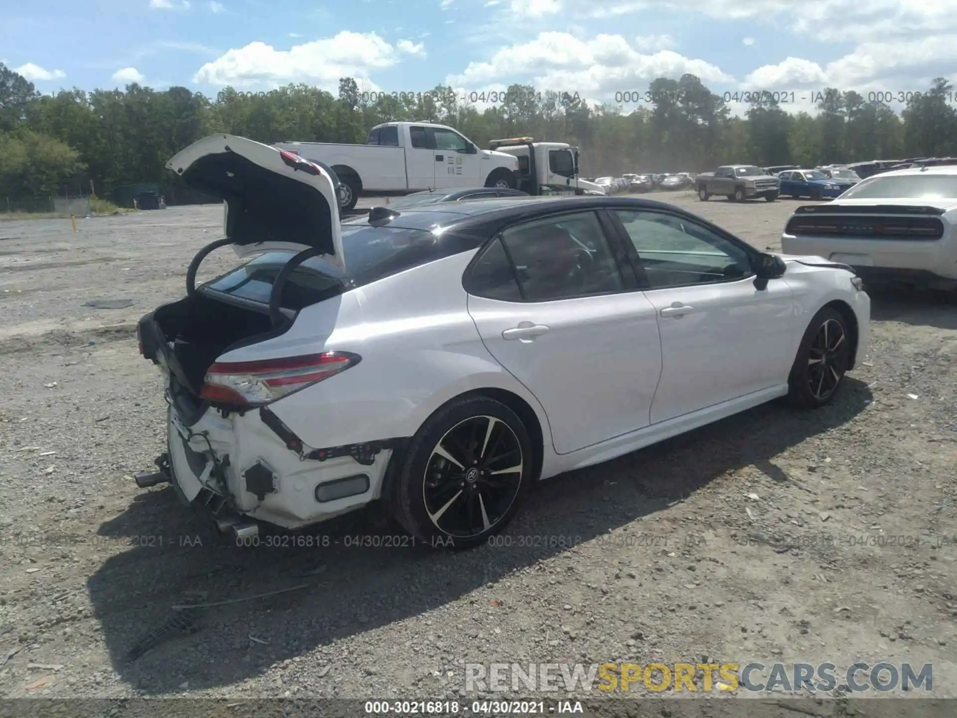 4 Photograph of a damaged car 4T1B61HKXKU242594 TOYOTA CAMRY 2019