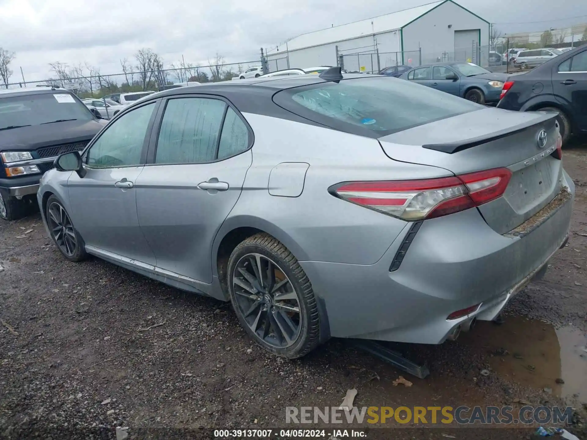 3 Photograph of a damaged car 4T1B61HKXKU242692 TOYOTA CAMRY 2019