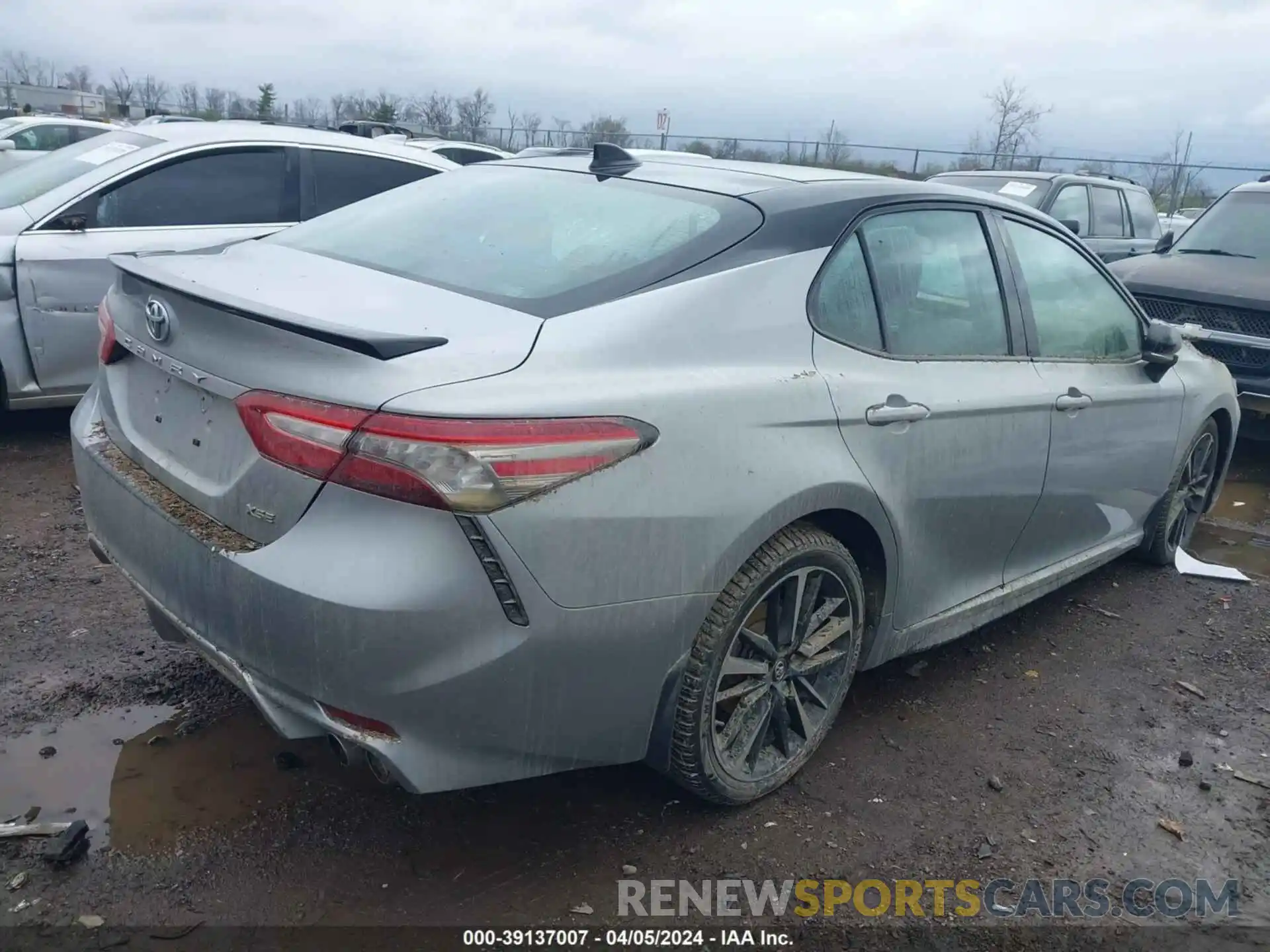 4 Фотография поврежденного автомобиля 4T1B61HKXKU242692 TOYOTA CAMRY 2019