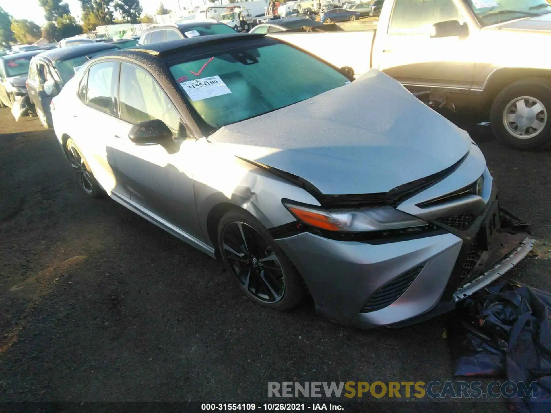 1 Photograph of a damaged car 4T1B61HKXKU246631 TOYOTA CAMRY 2019