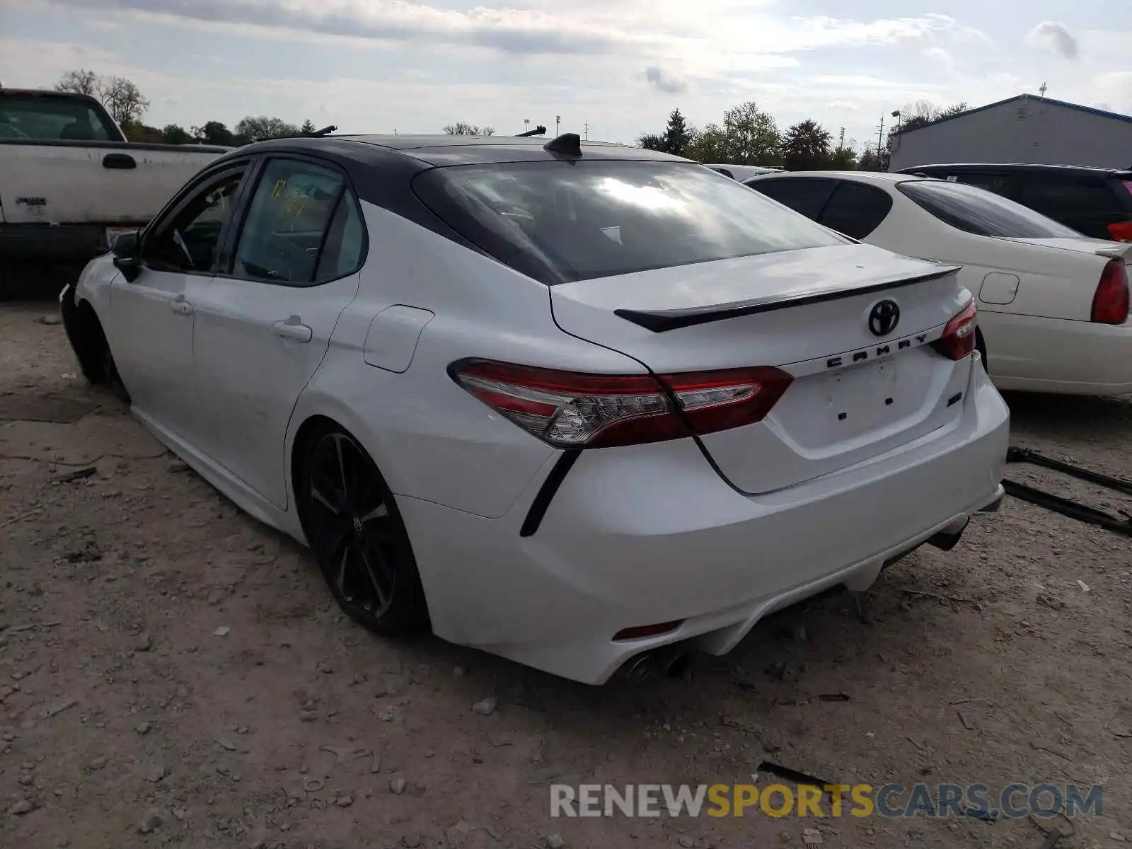 3 Photograph of a damaged car 4T1B61HKXKU262845 TOYOTA CAMRY 2019