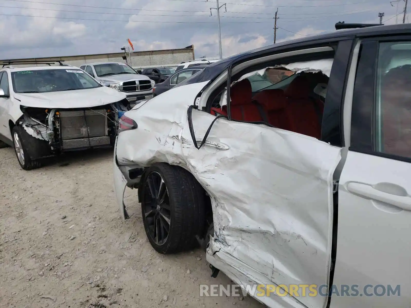 9 Photograph of a damaged car 4T1B61HKXKU262845 TOYOTA CAMRY 2019