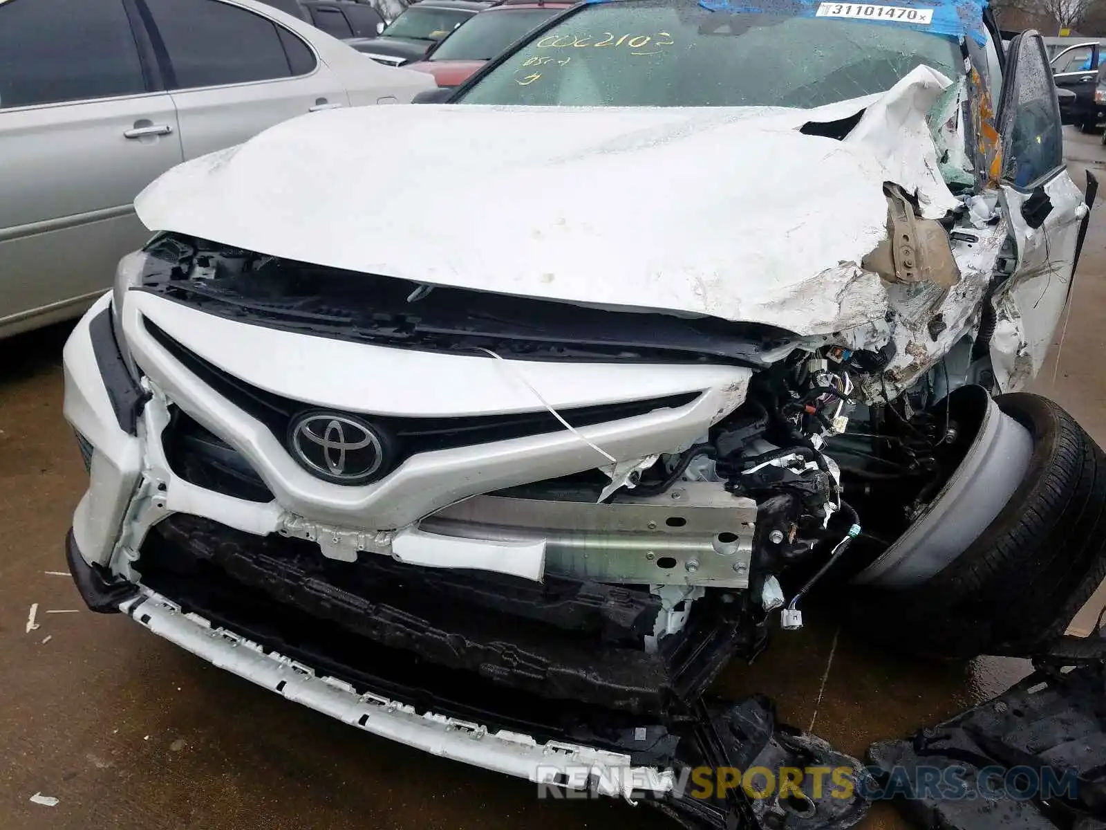 9 Photograph of a damaged car 4T1B61HKXKU265325 TOYOTA CAMRY 2019