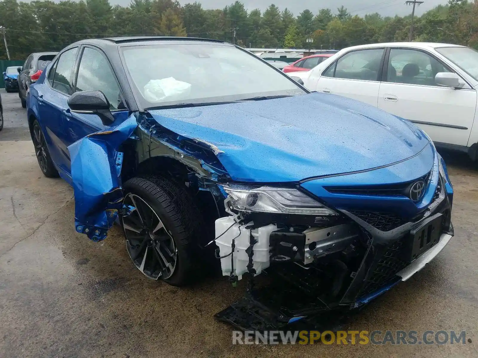 1 Photograph of a damaged car 4T1B61HKXKU268175 TOYOTA CAMRY 2019