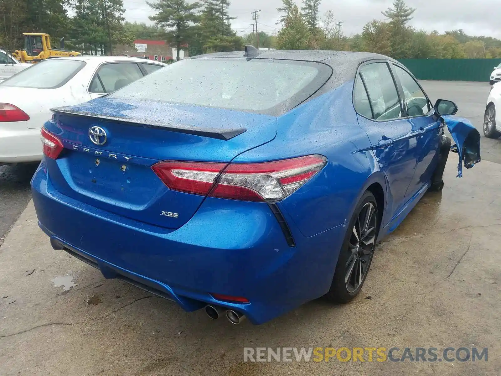 4 Photograph of a damaged car 4T1B61HKXKU268175 TOYOTA CAMRY 2019