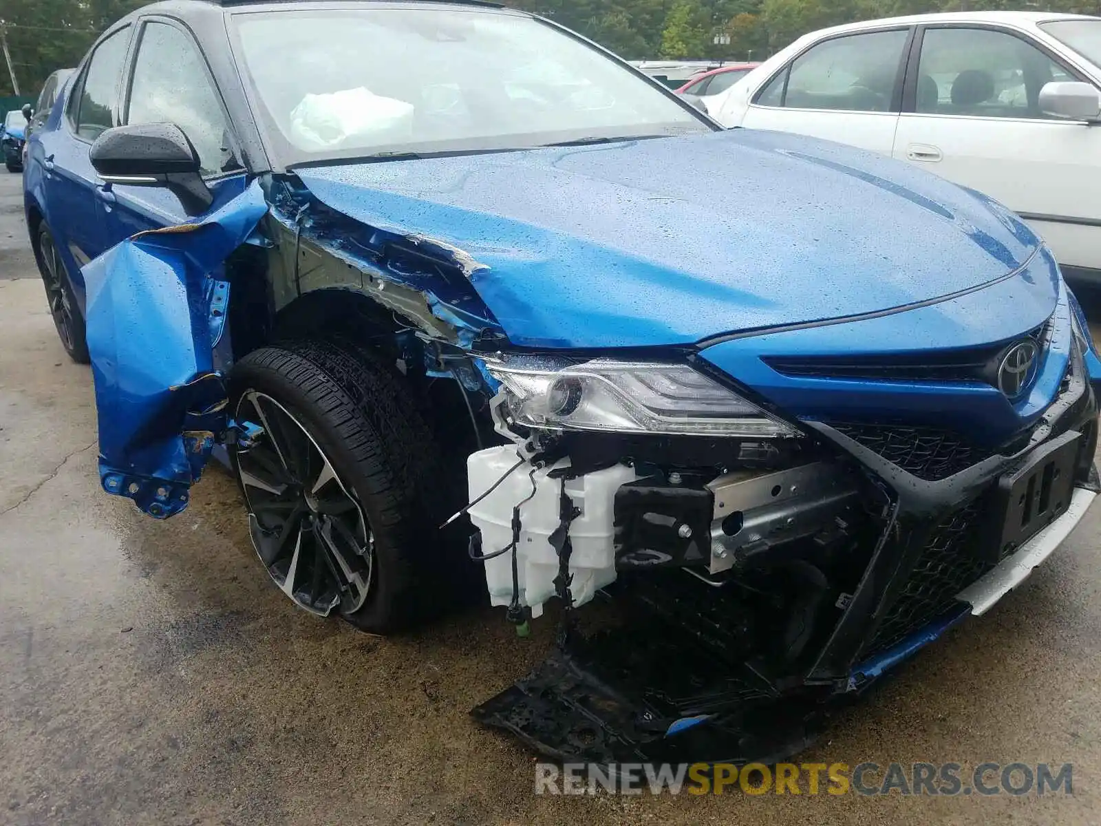 9 Photograph of a damaged car 4T1B61HKXKU268175 TOYOTA CAMRY 2019