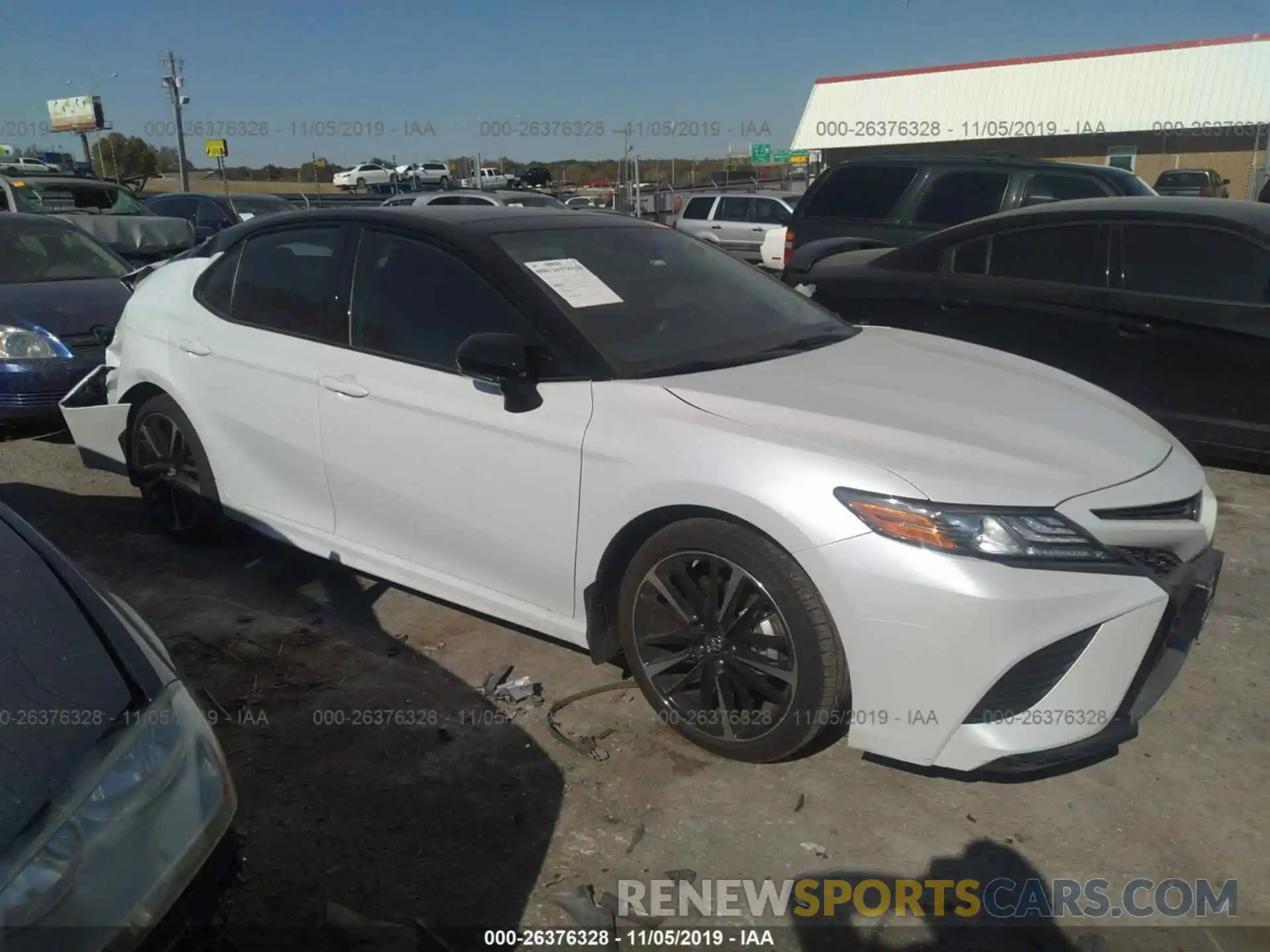 1 Photograph of a damaged car 4T1B61HKXKU269584 TOYOTA CAMRY 2019