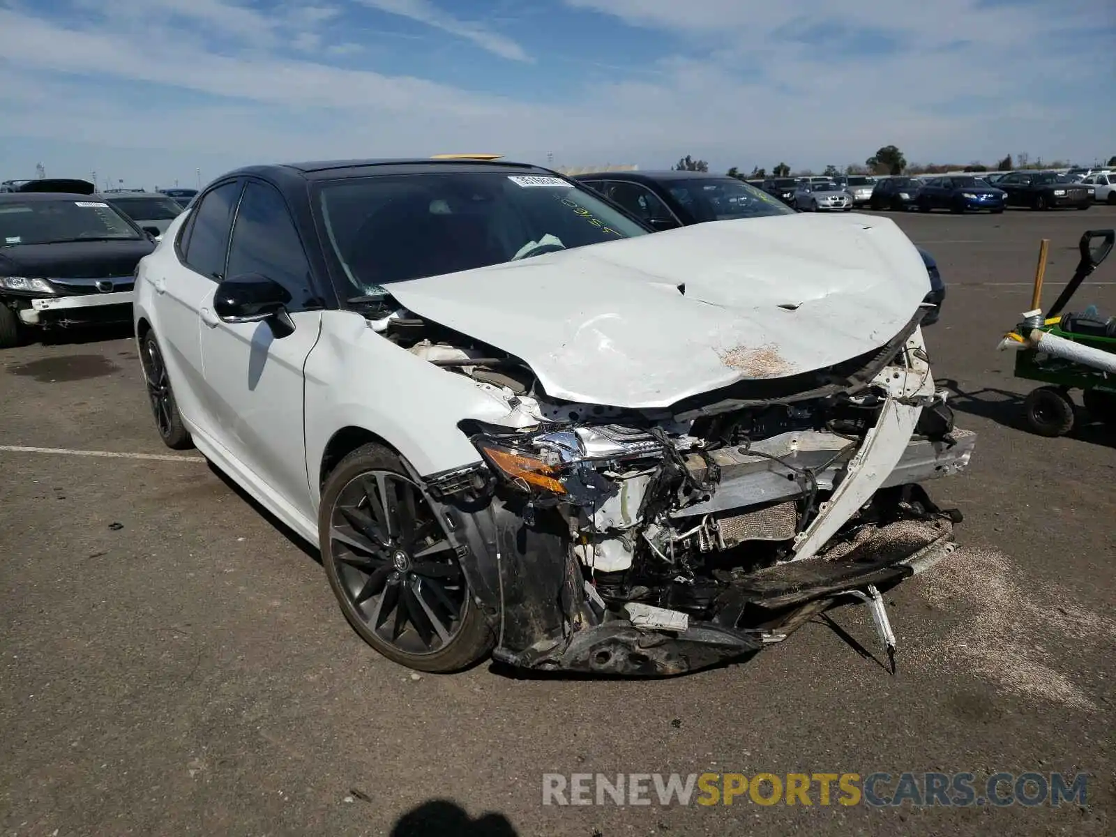 1 Photograph of a damaged car 4T1B61HKXKU272999 TOYOTA CAMRY 2019