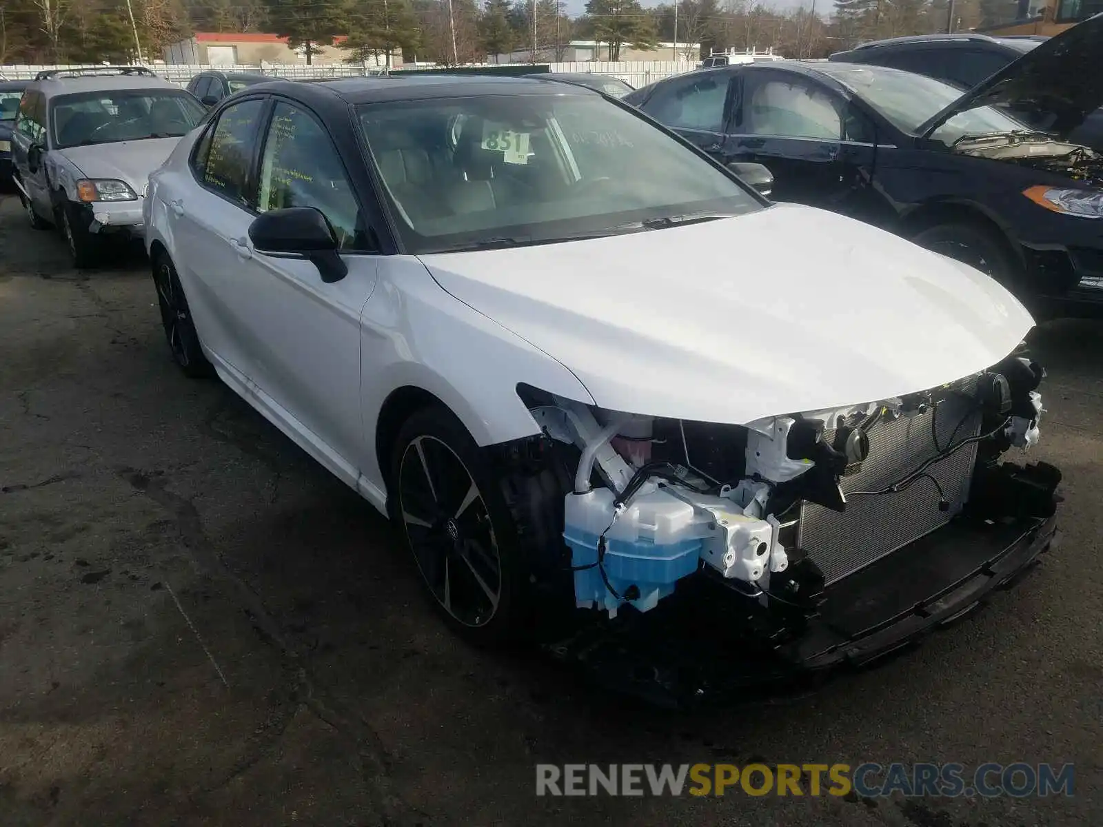 1 Photograph of a damaged car 4T1B61HKXKU273392 TOYOTA CAMRY 2019