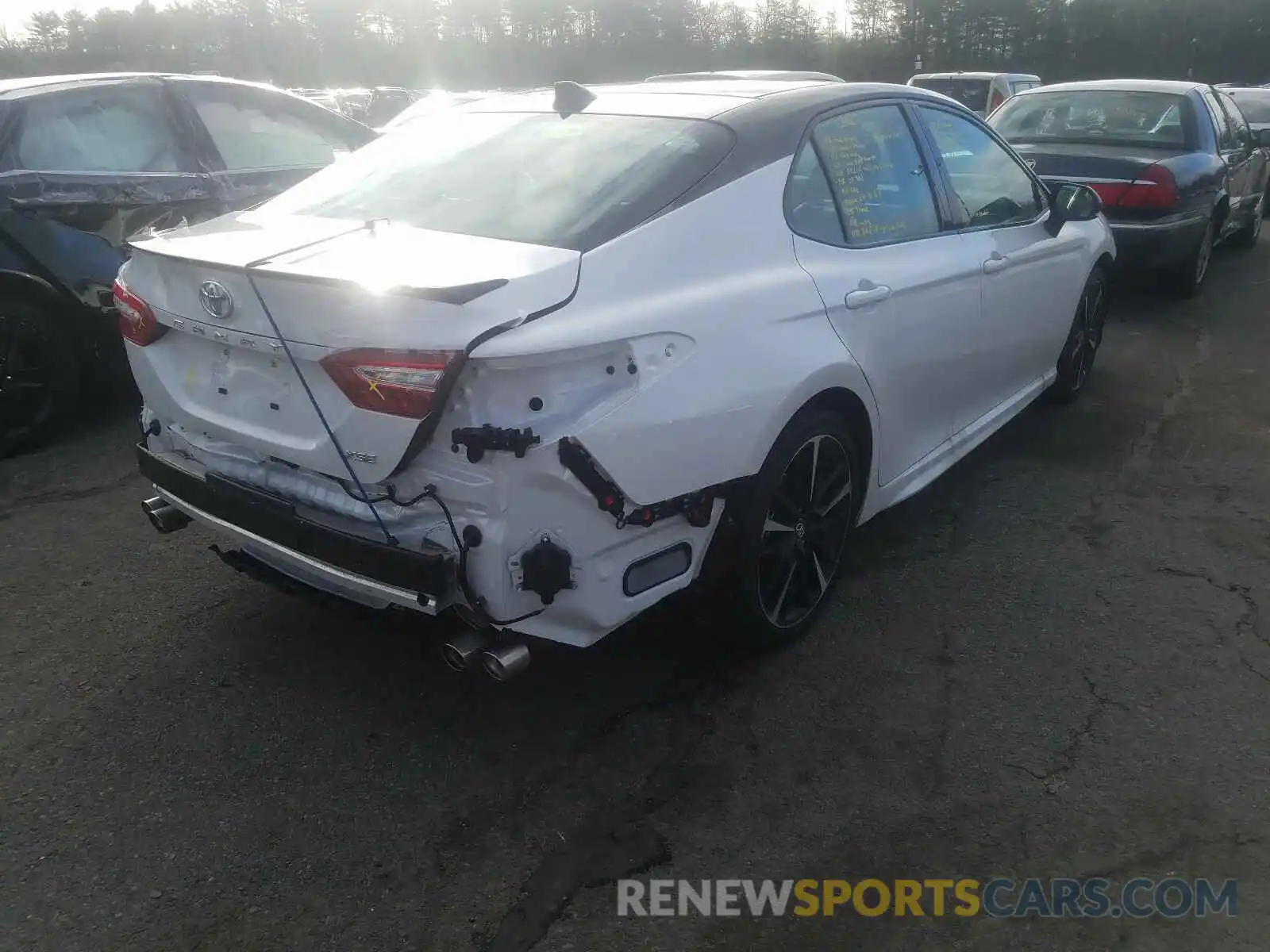 4 Photograph of a damaged car 4T1B61HKXKU273392 TOYOTA CAMRY 2019