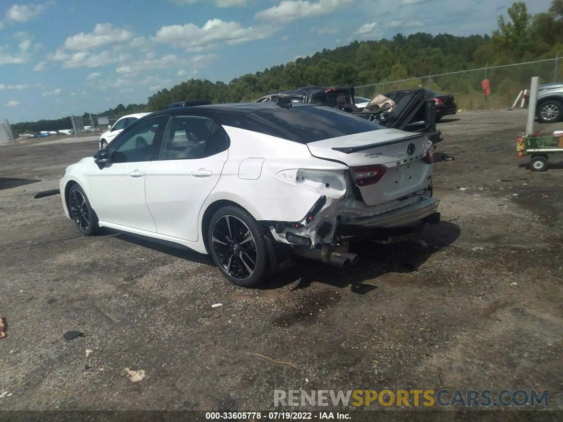 3 Photograph of a damaged car 4T1B61HKXKU280746 TOYOTA CAMRY 2019