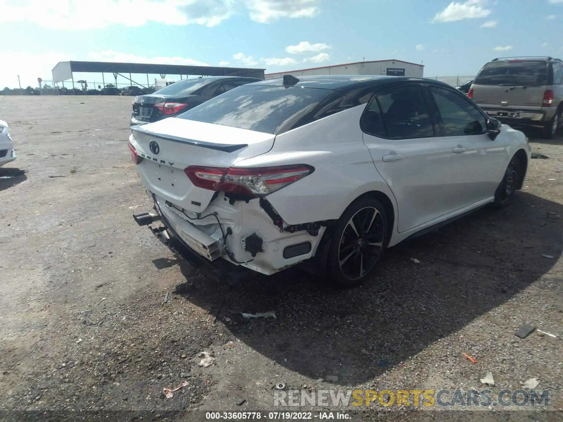 4 Photograph of a damaged car 4T1B61HKXKU280746 TOYOTA CAMRY 2019