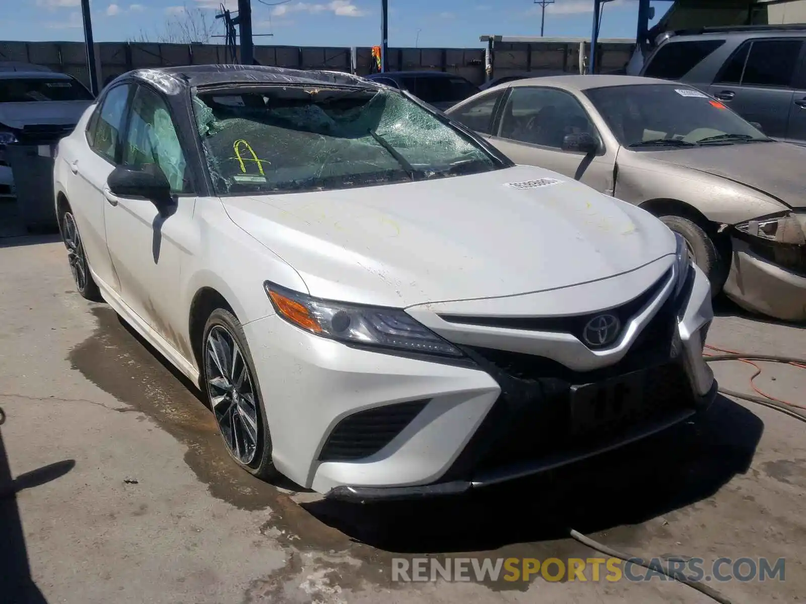 1 Photograph of a damaged car 4T1B61HKXKU291651 TOYOTA CAMRY 2019