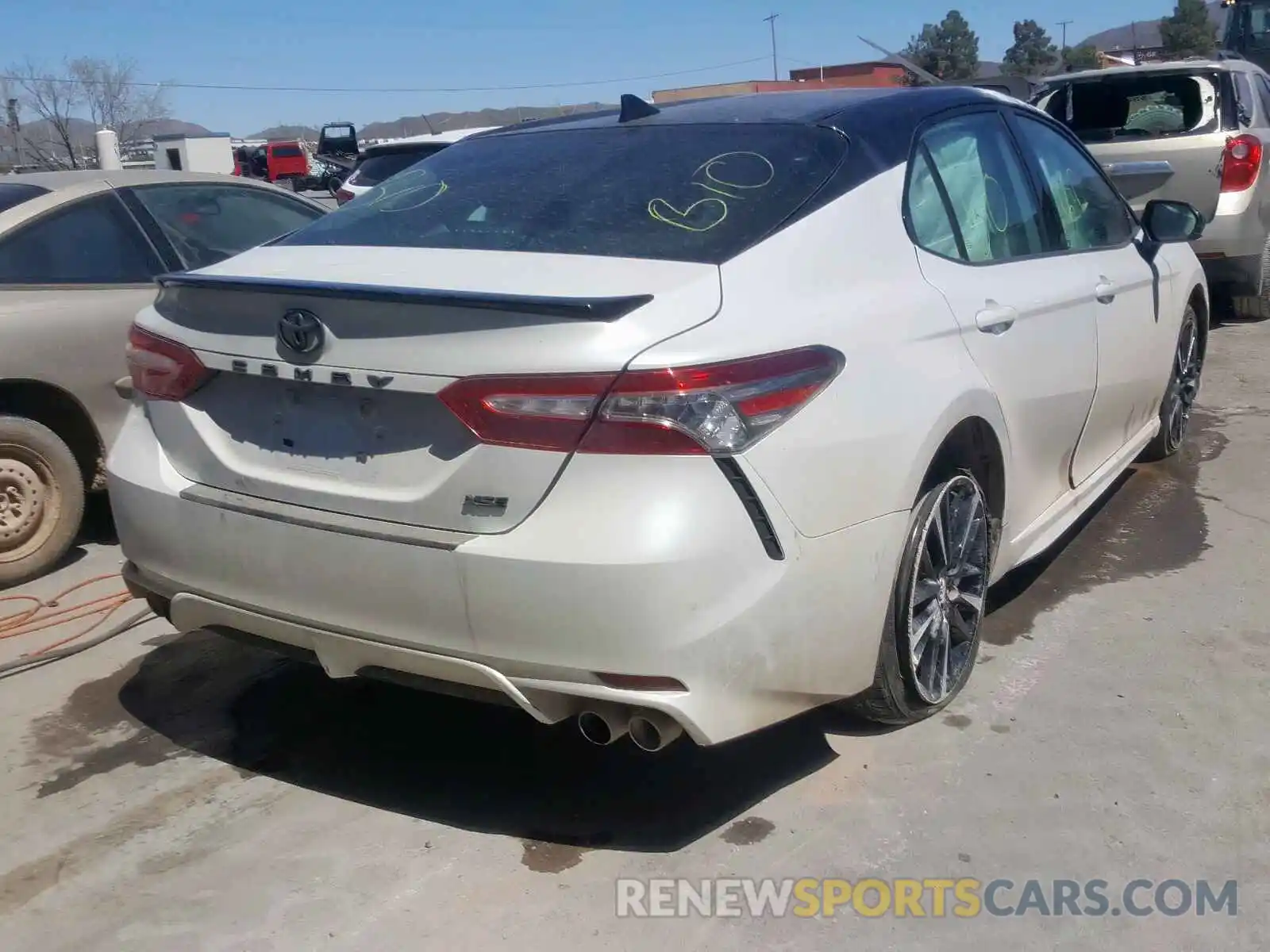 4 Photograph of a damaged car 4T1B61HKXKU291651 TOYOTA CAMRY 2019