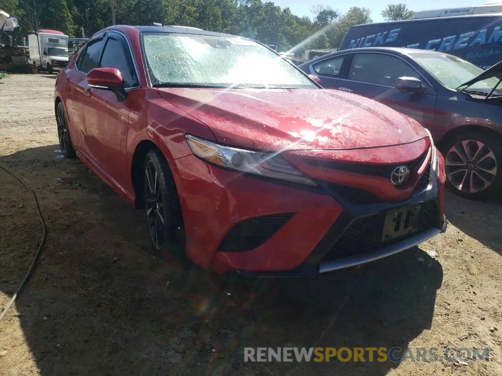 1 Photograph of a damaged car 4T1B61HKXKU292220 TOYOTA CAMRY 2019